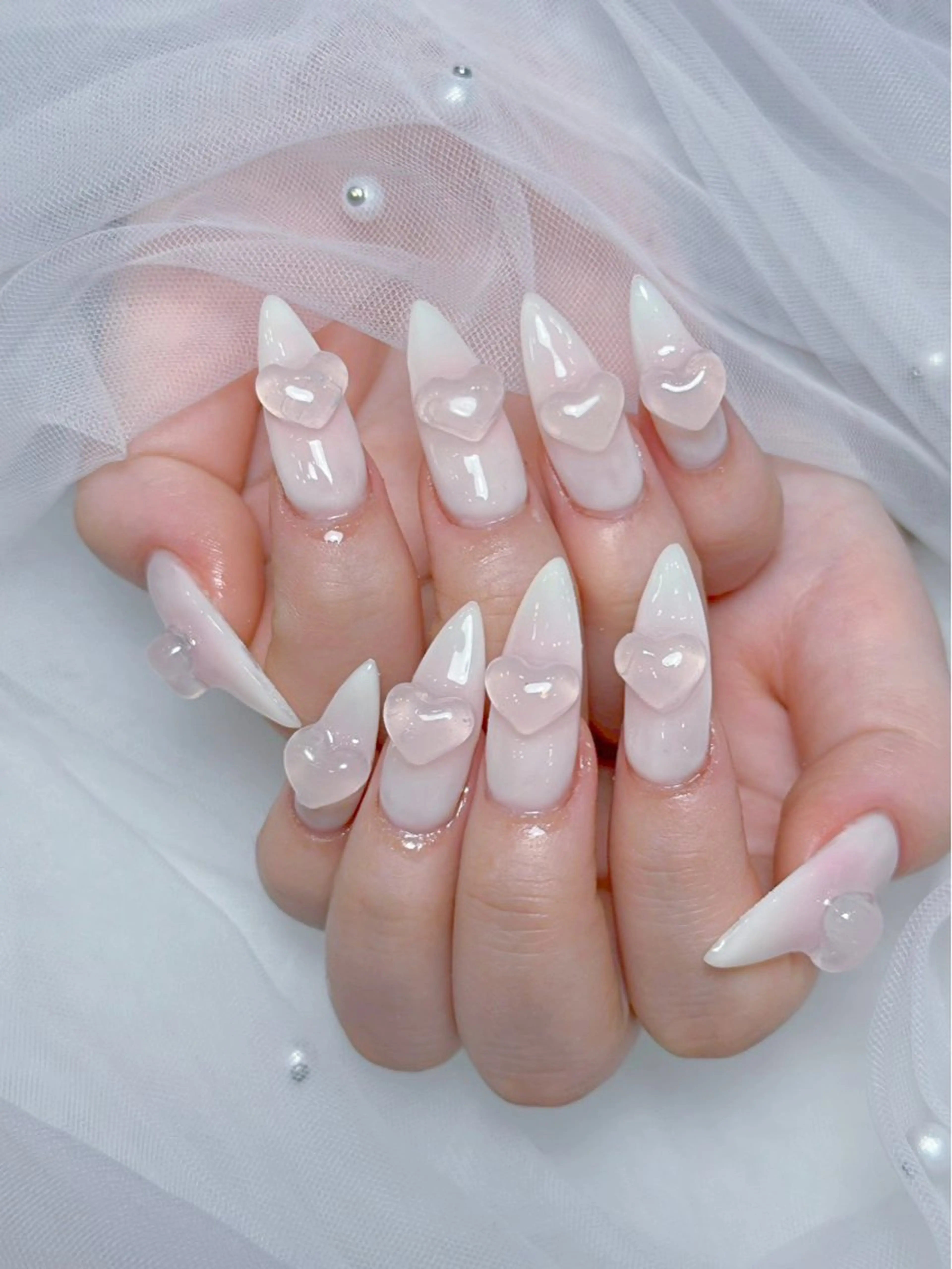 ネイル アートネイル オーロラネイル チークネイル 長さ出し フットネイル ハンドネイル ハンドケア Mio_ Noiranailのネイルデザイン