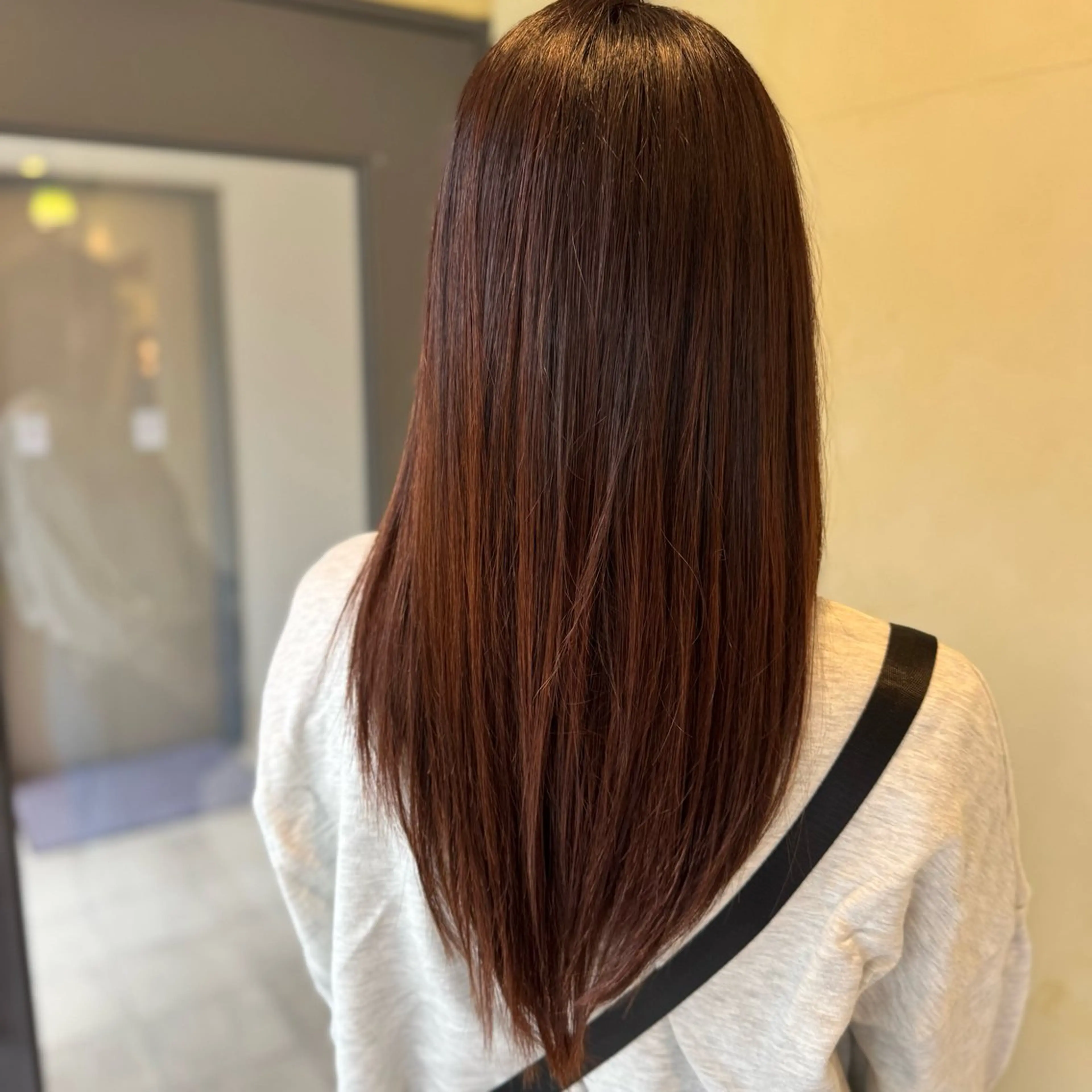 【大学】学生様限定​〜​ストレート（縮毛矯正）+カット⚠️学割特典〈ロング料金無し！〉の写真