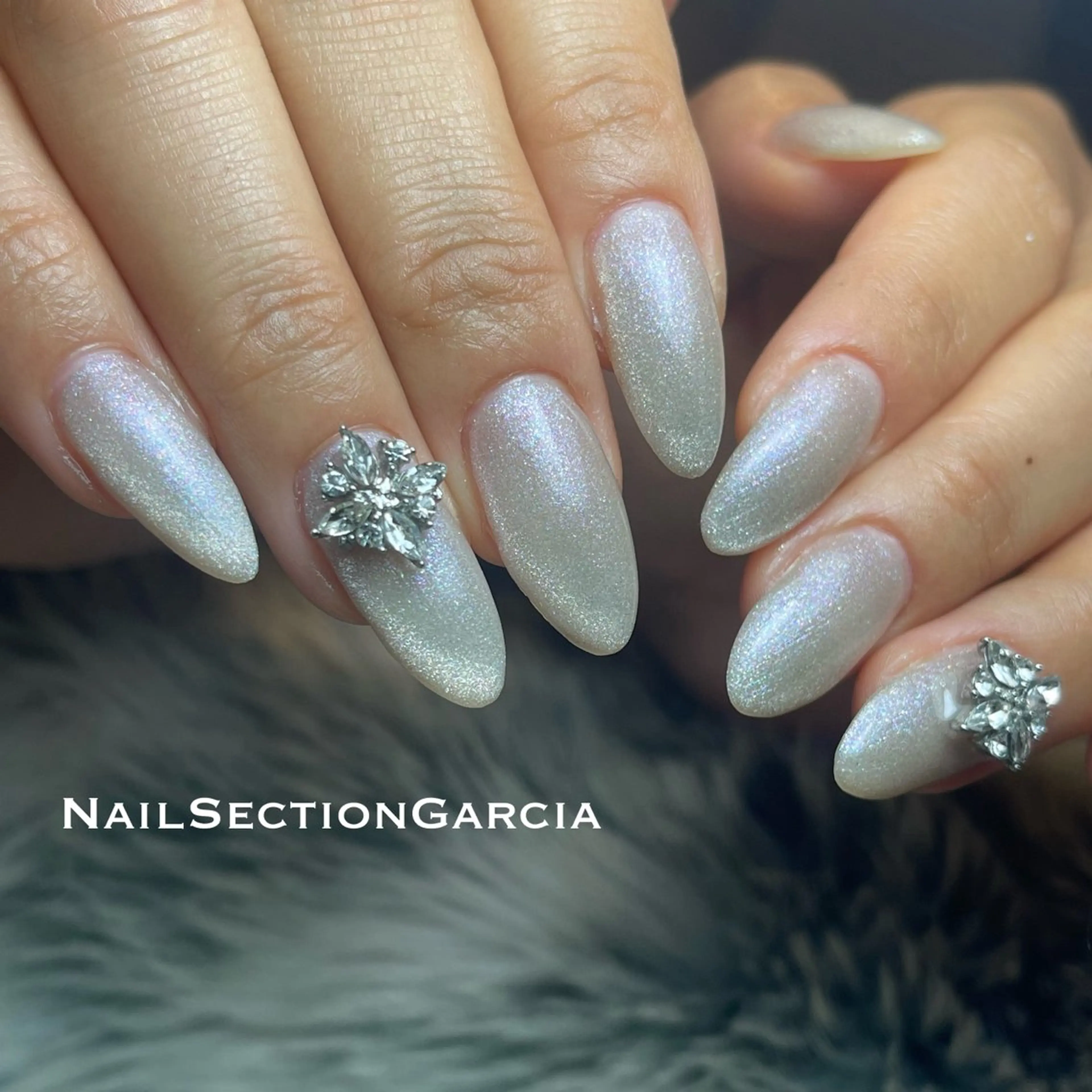 【スカルプ/ご新規様】長さ出し+ジェルカラー+ストーンパーツ2個セット【平日限定】の写真