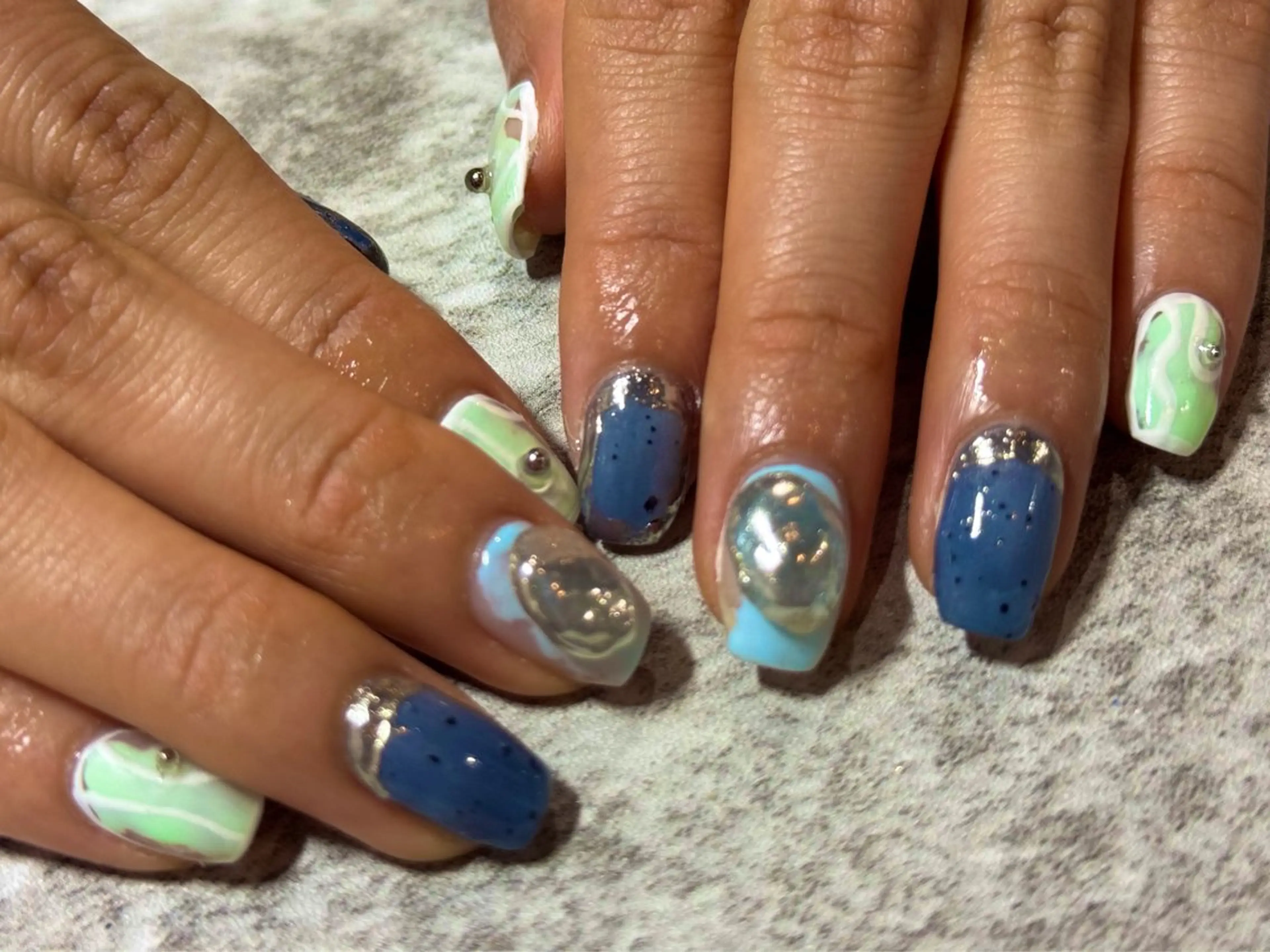 ネイル ハンドネイル Mahiru ➰🎀🤍のネイルデザイン