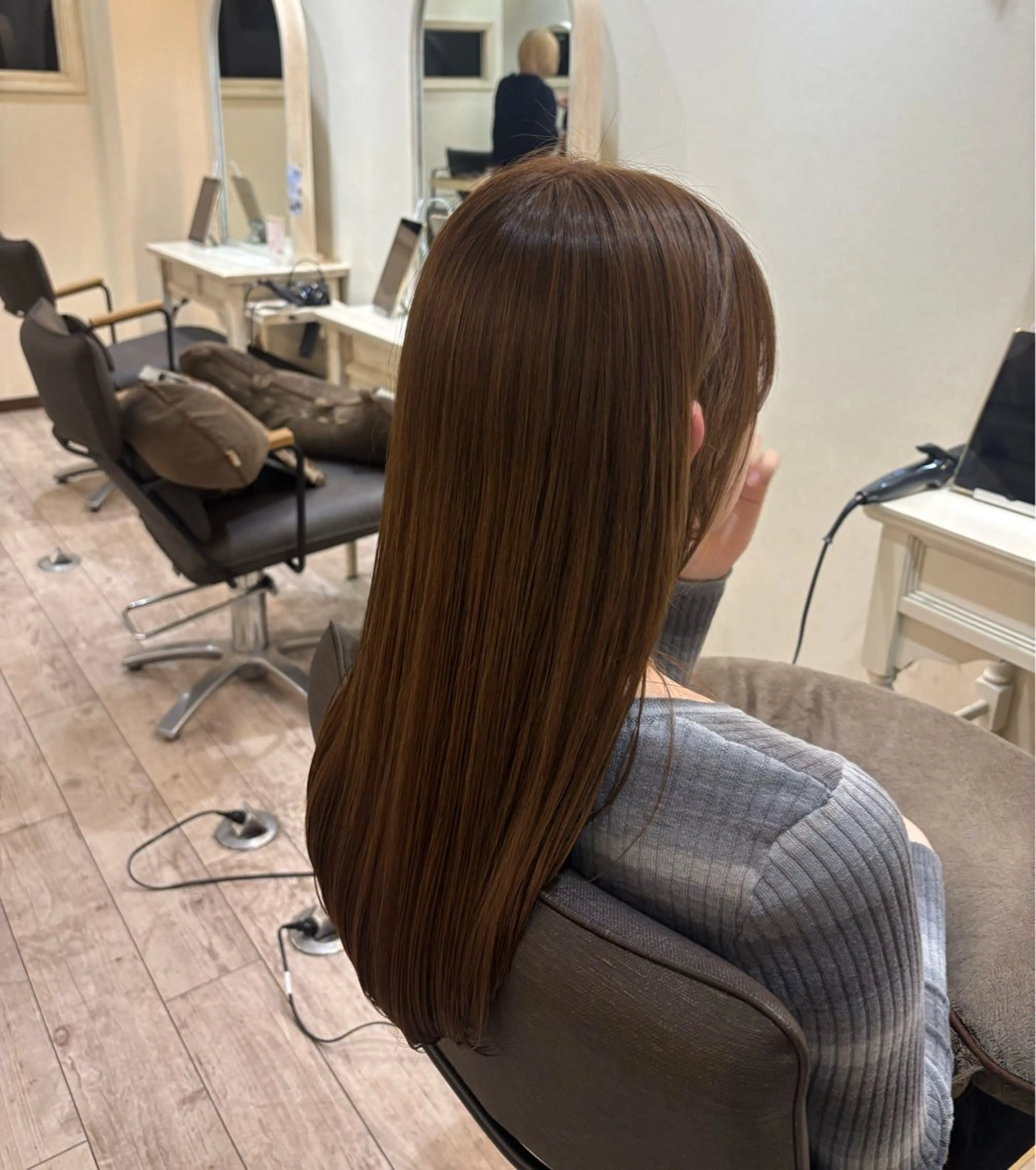 ロング カラー ベージュカラー カット ヘアカラー トリートメント 艶髪/縮毛矯正/ レイヤー/栄/あやかのヘアスタイル