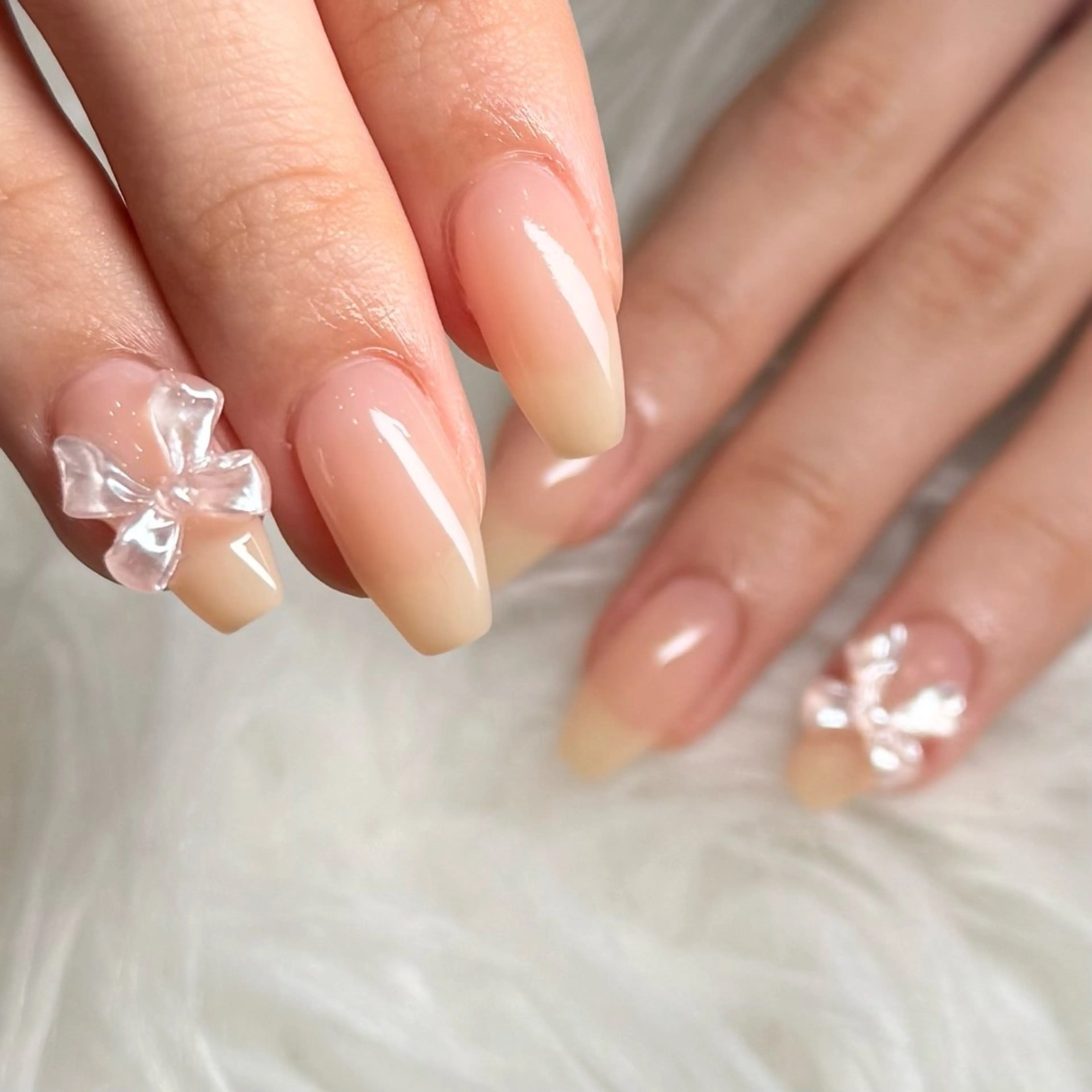 ネイル ワンカラーネイル リボン ハンドネイル 藤本 楓のネイルデザイン