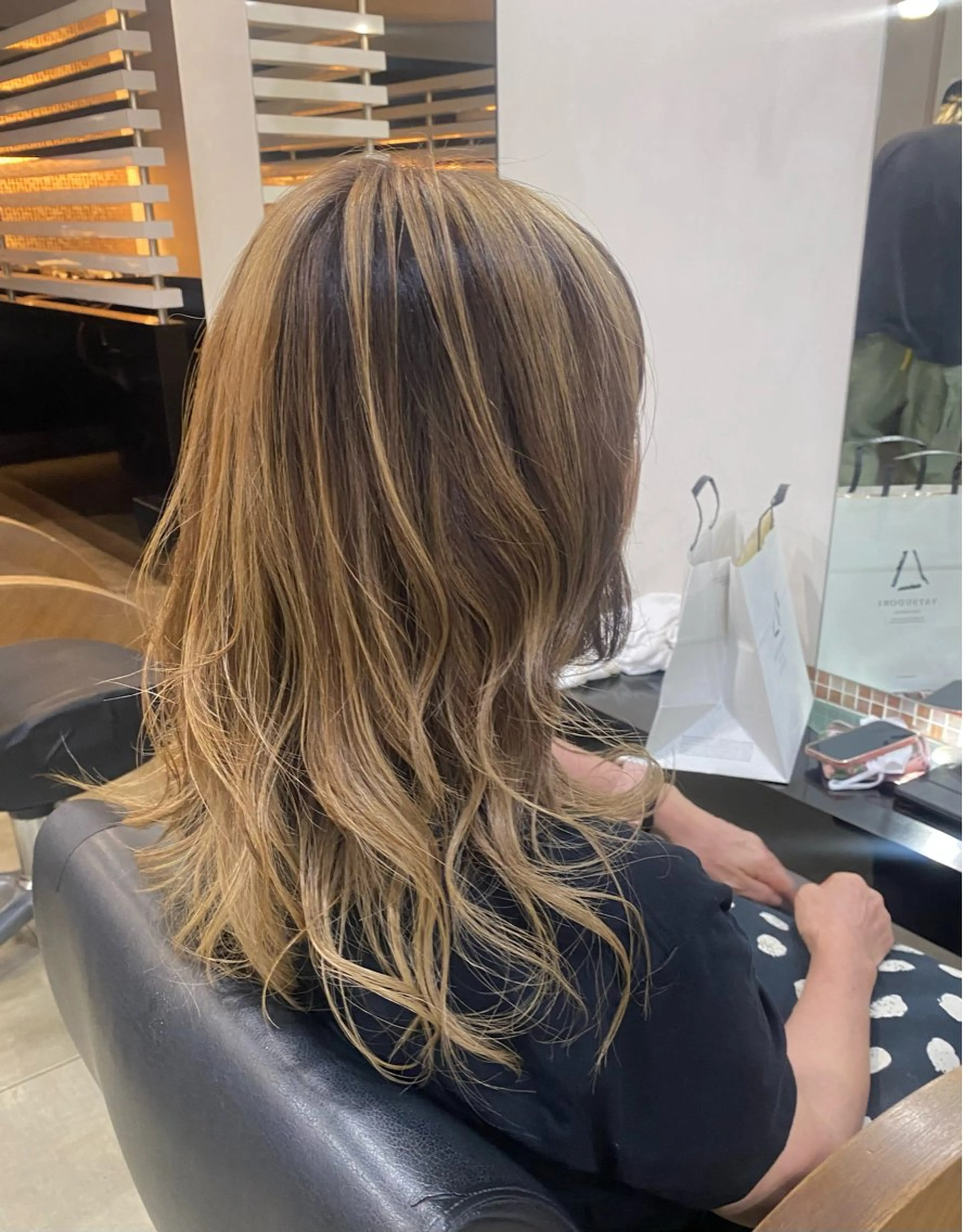 セミロング カラー ヘアアレンジ バレイヤージュ ハイライトカラー ハイライト レイヤーカット 烏山 達也のヘアスタイル