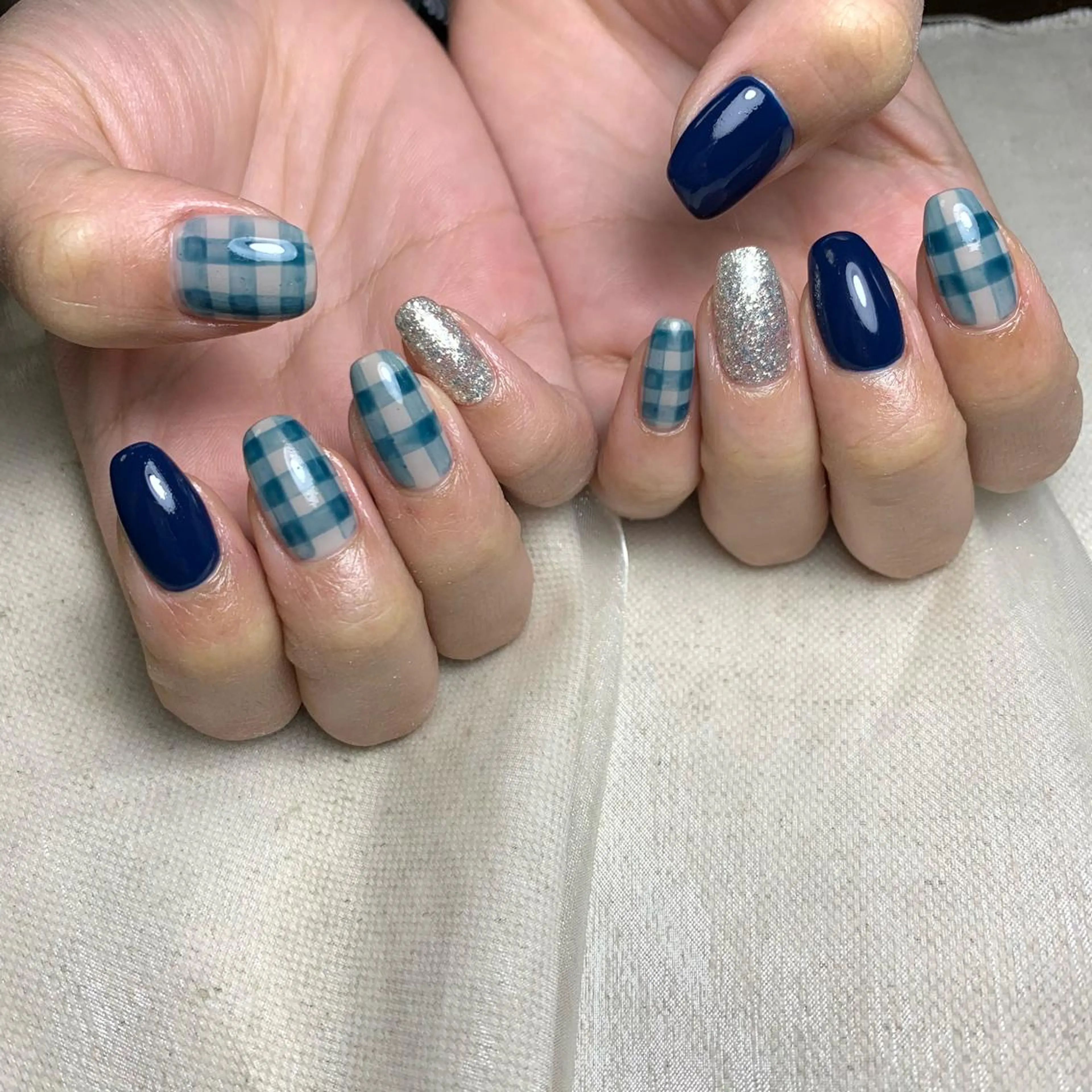 ネイル repos~ルポ~所属・里見 麗のネイルデザイン