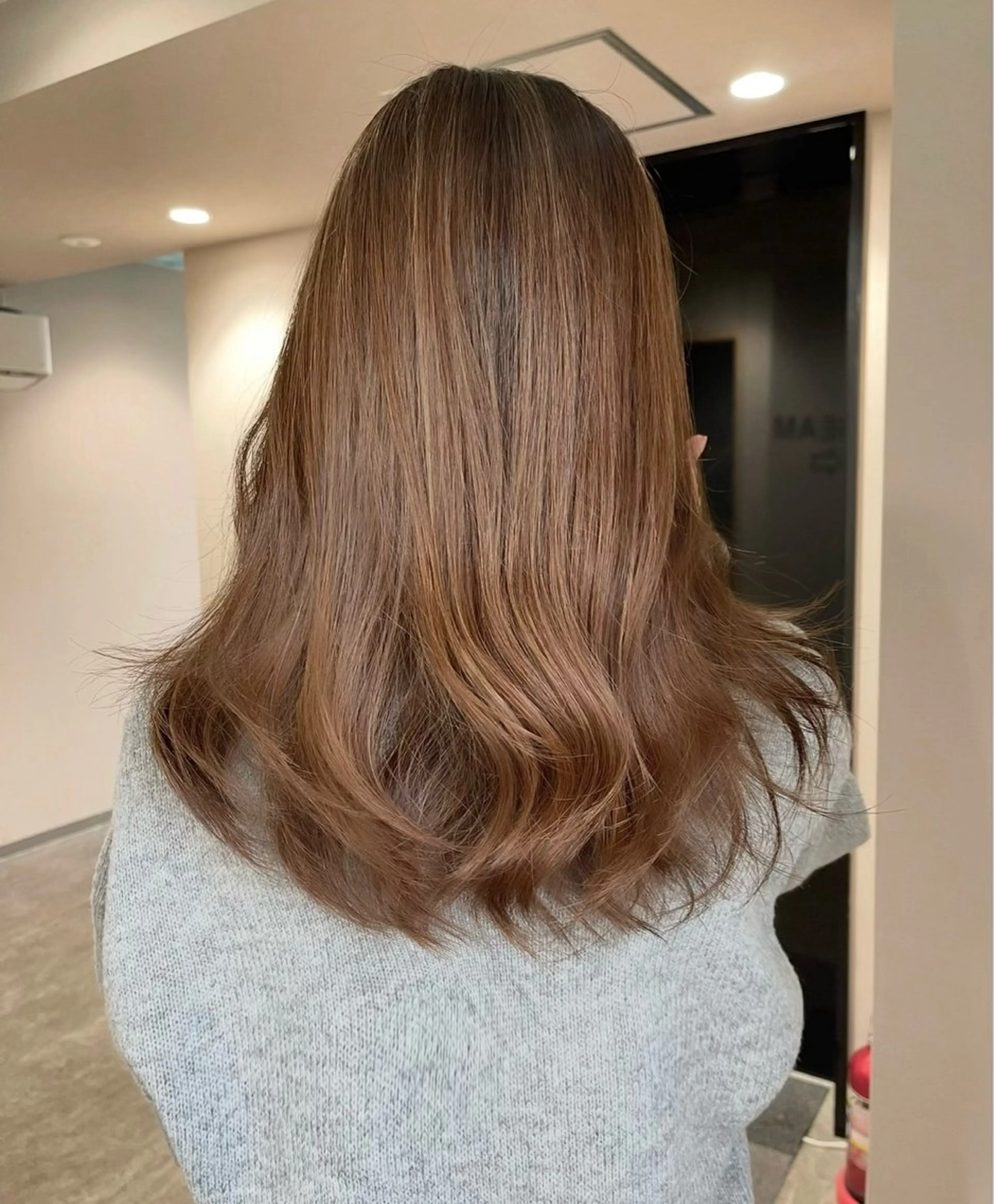 セミロング カラー ブラウンカラー オレンジ 伸ばしかけ ヘアカラー トリートメント 松井那津子 /ハイライトブリーチのヘアスタイル