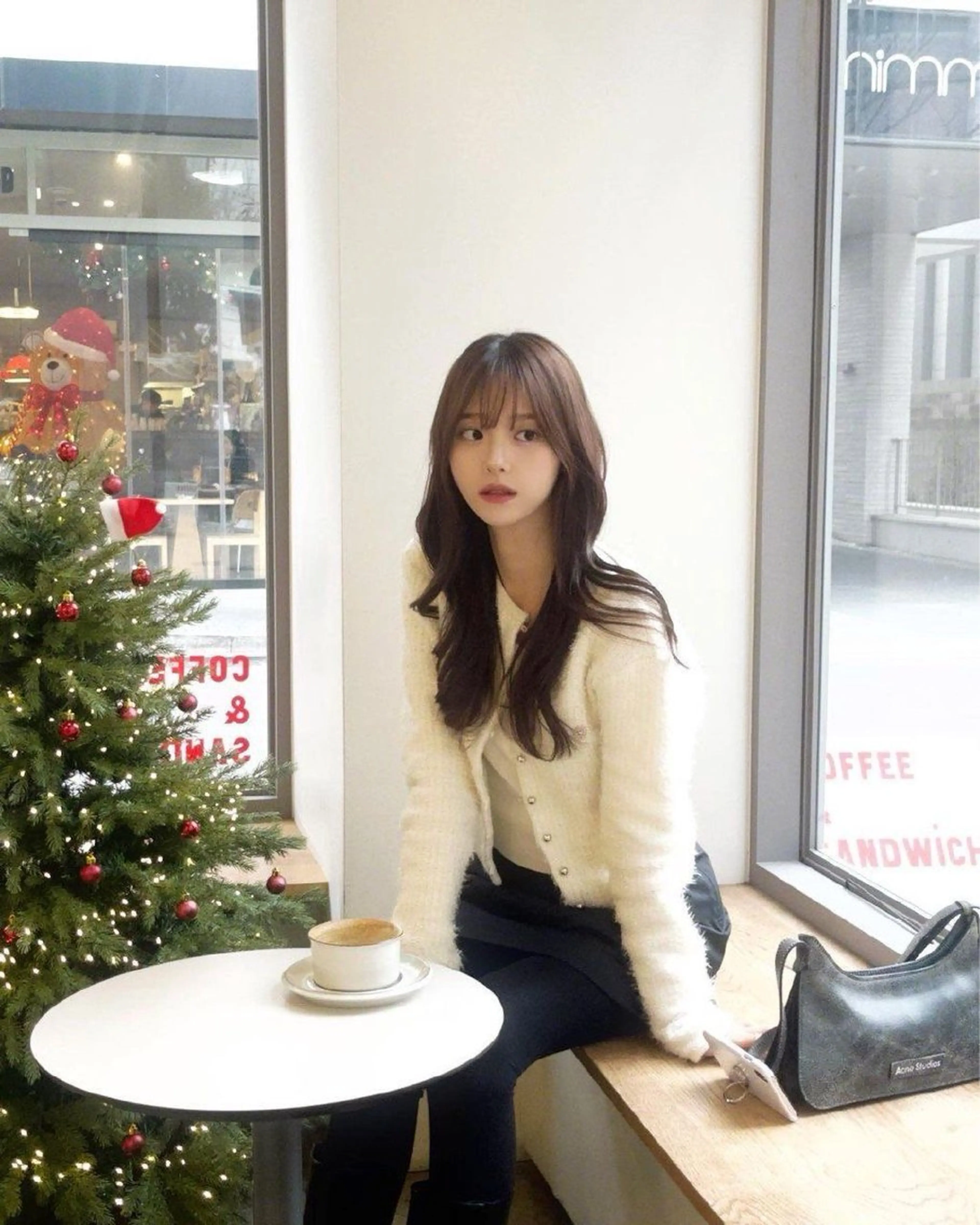 ロング カラー カット ヘアカラー トリートメント 莉乃/縮毛矯正/髪質 改善/艶カラーのヘアスタイル