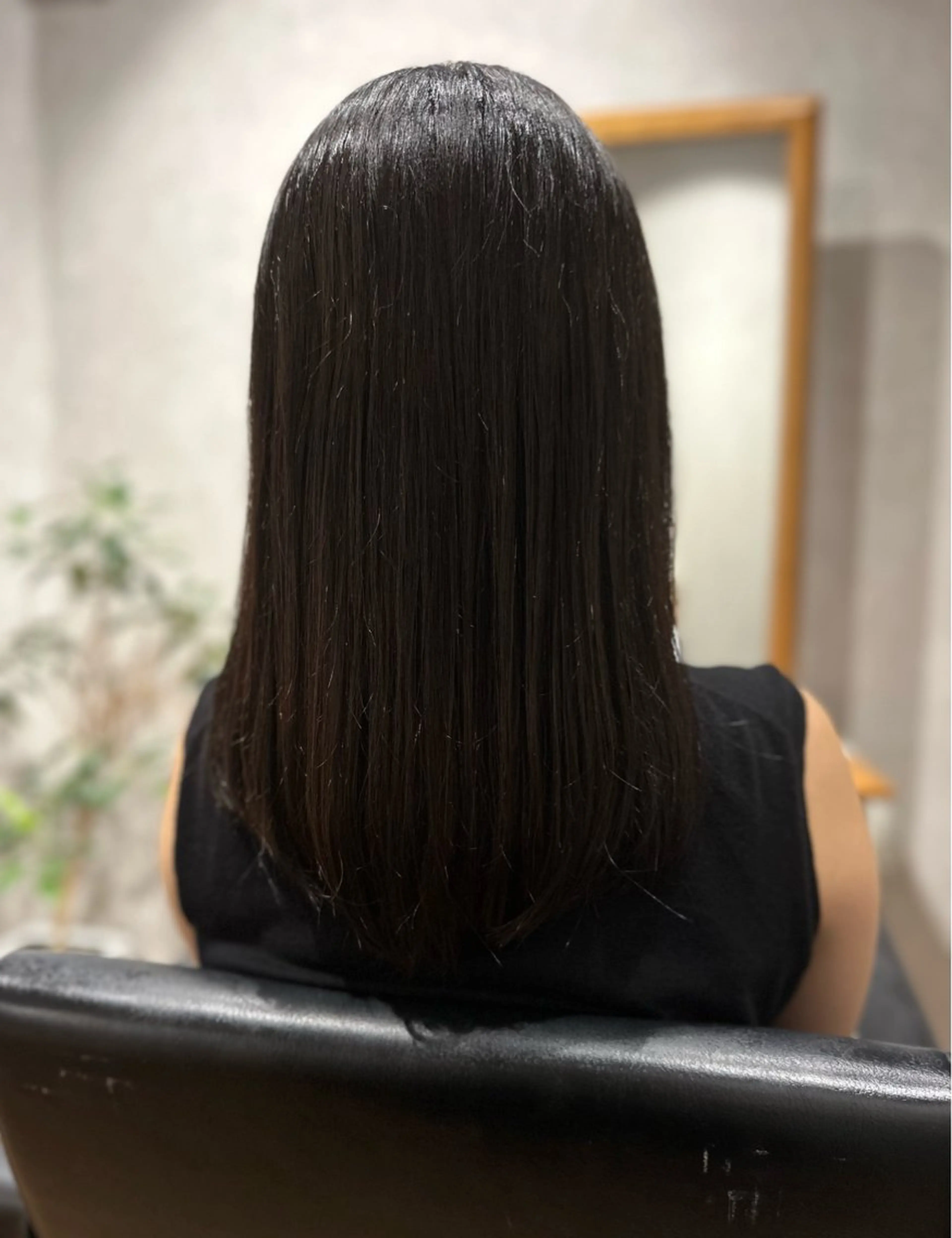 セミロング ヘアカラー ✂️秋葉原 🤍YURI🤍のヘアスタイル