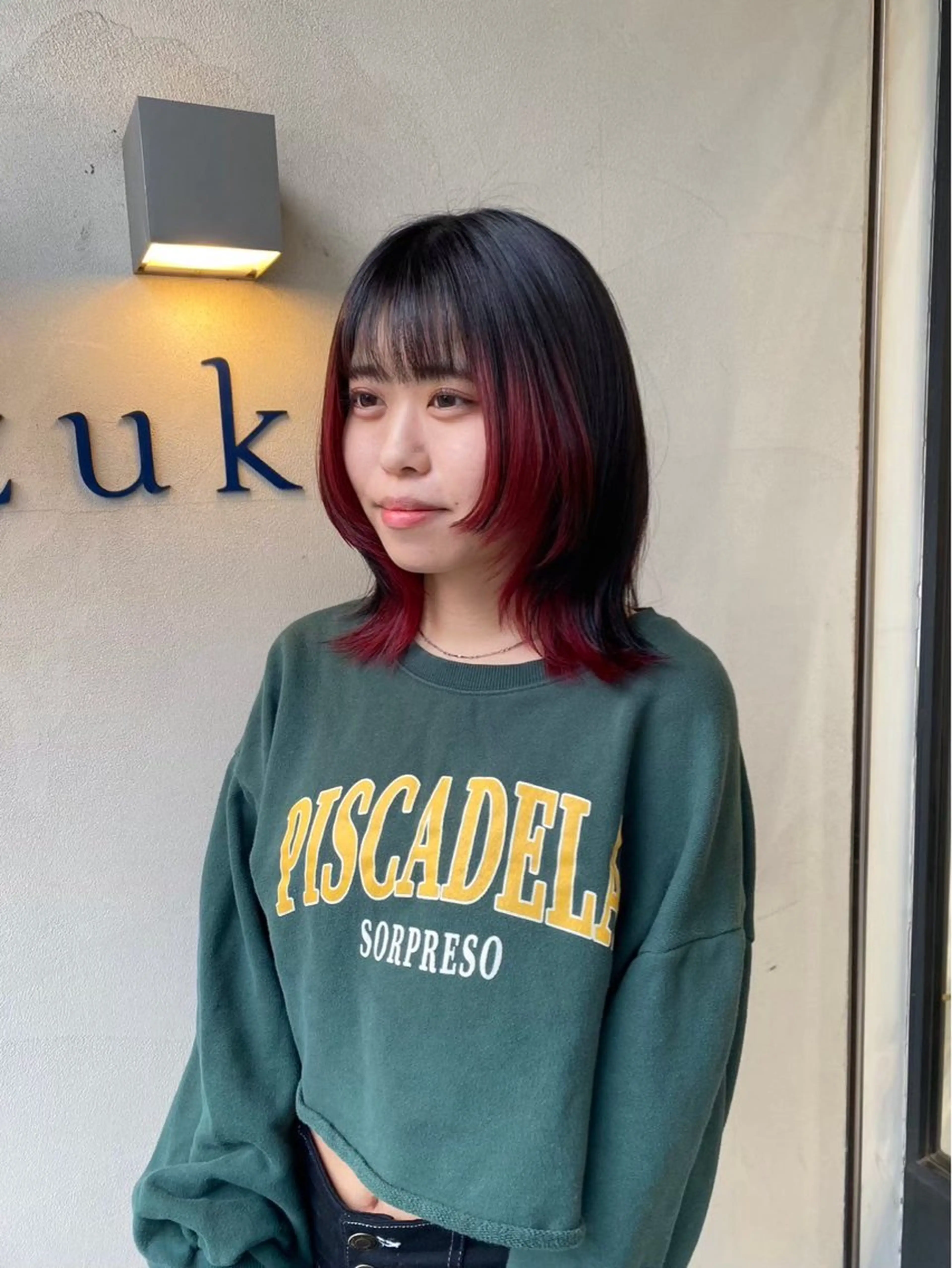 ミディアム カラー ブリーチ インナーカラー レッドカラー カット ヘアカラー 美容室 sizukのヘアスタイル