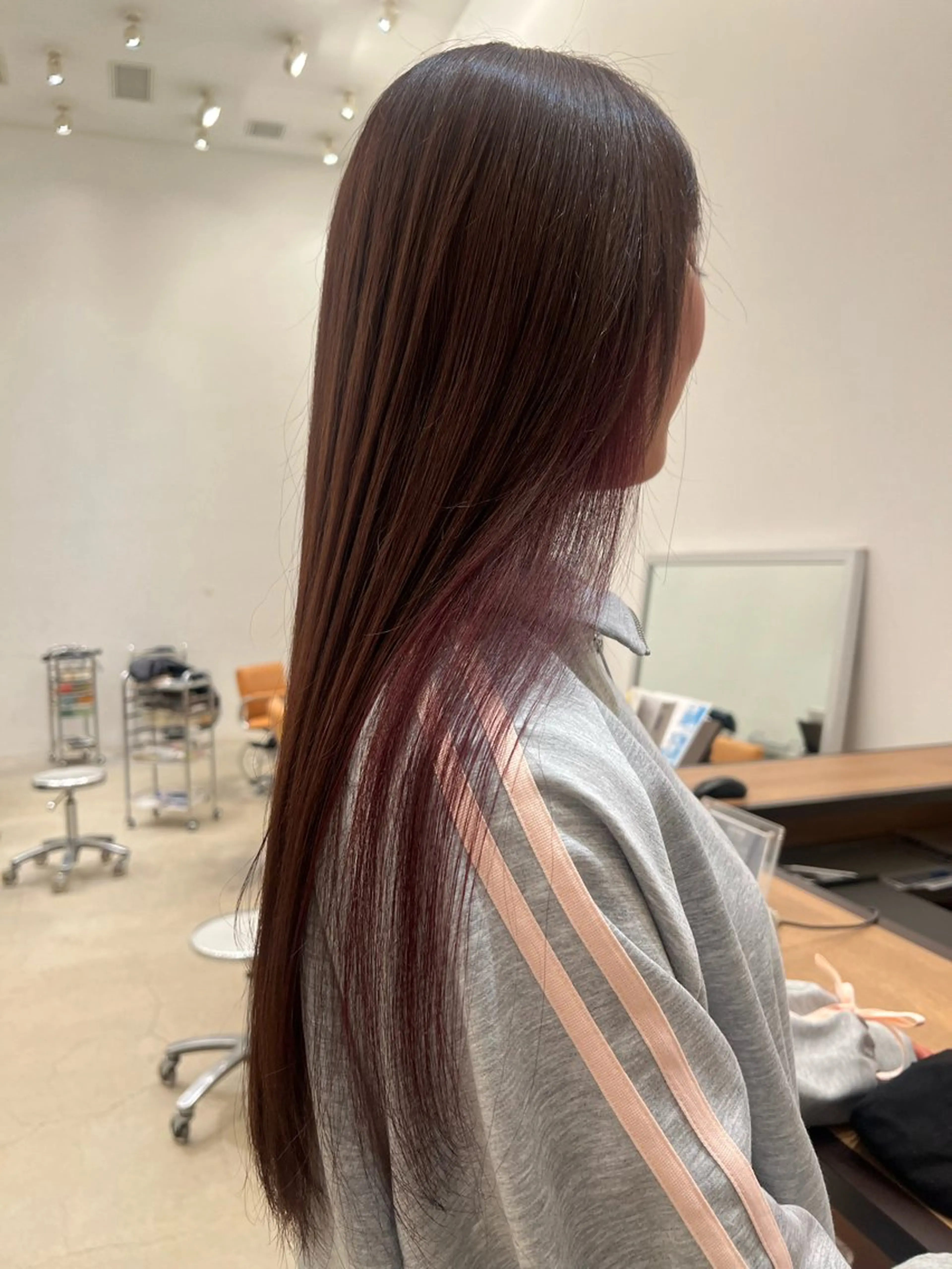 ロング カラー ヘアカラー トリートメント KEYMAN MEGUMIのヘアスタイル
