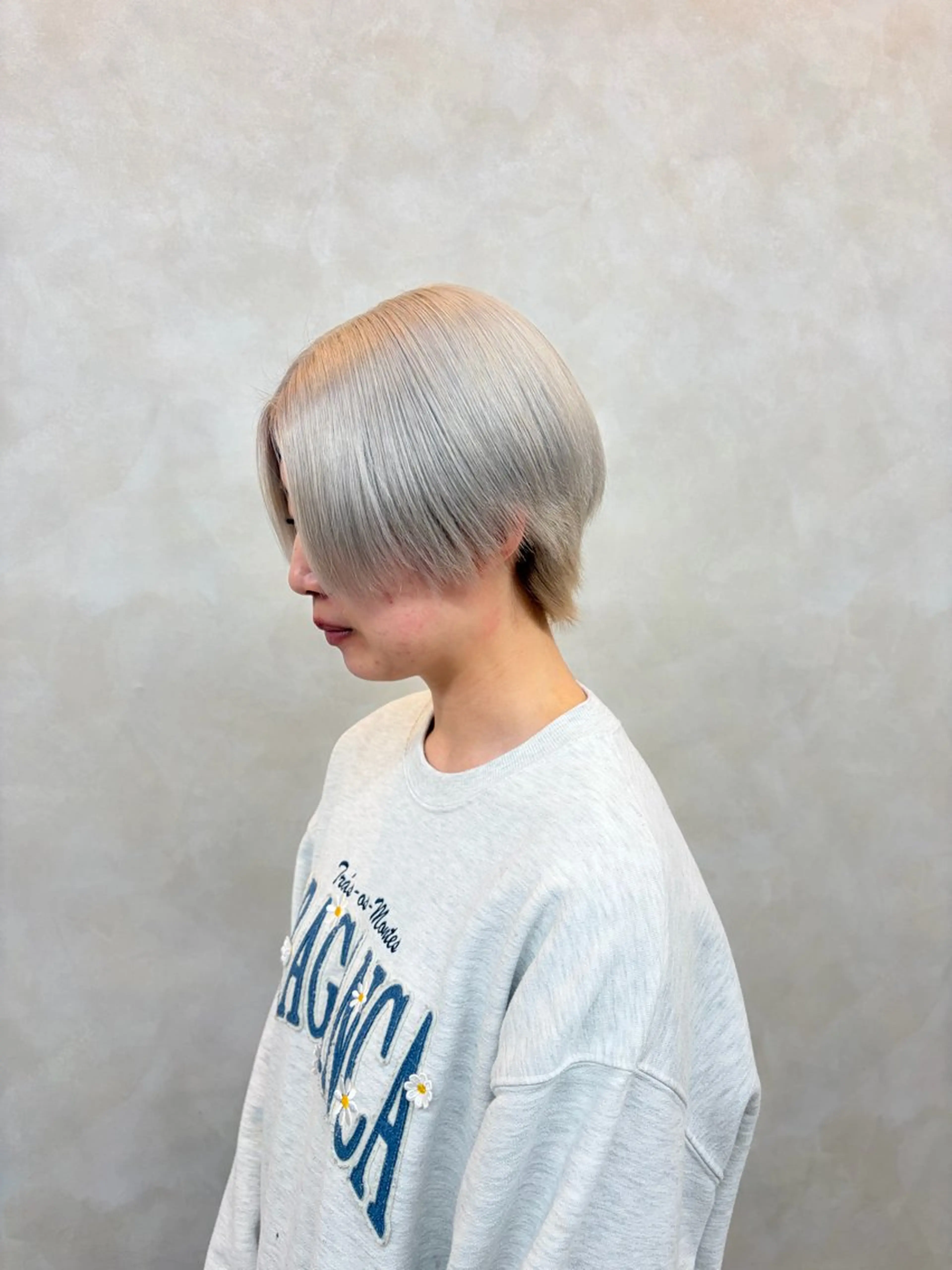 ショート ブリーチカラー×レイ ヤー/SHIZUKUのヘアスタイル