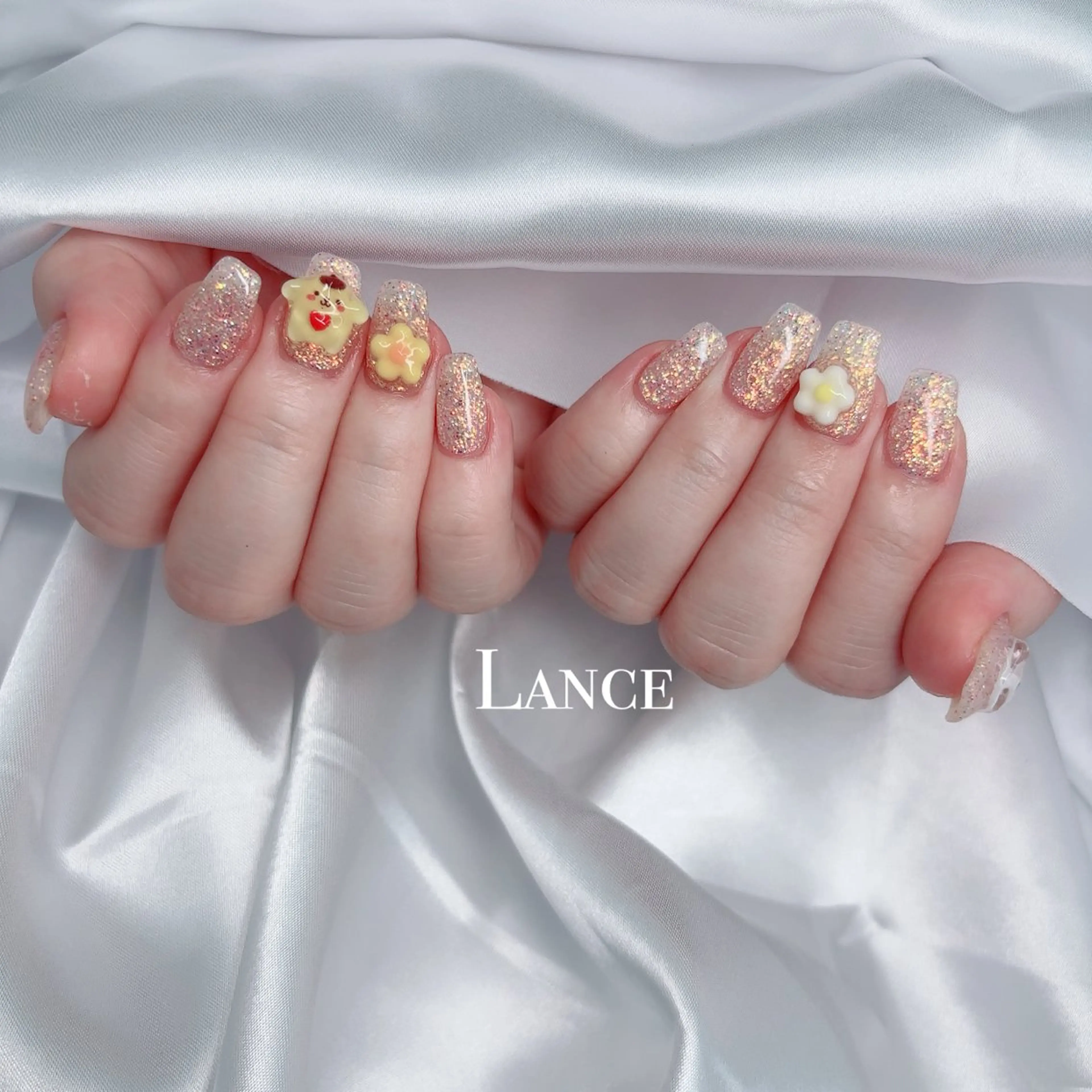 ネイル オーロラネイル フットネイル 氷ネイル・うるうるネイル キラキラネイル 韓国ネイル ハンドネイル Lance nailのネイルデザイン