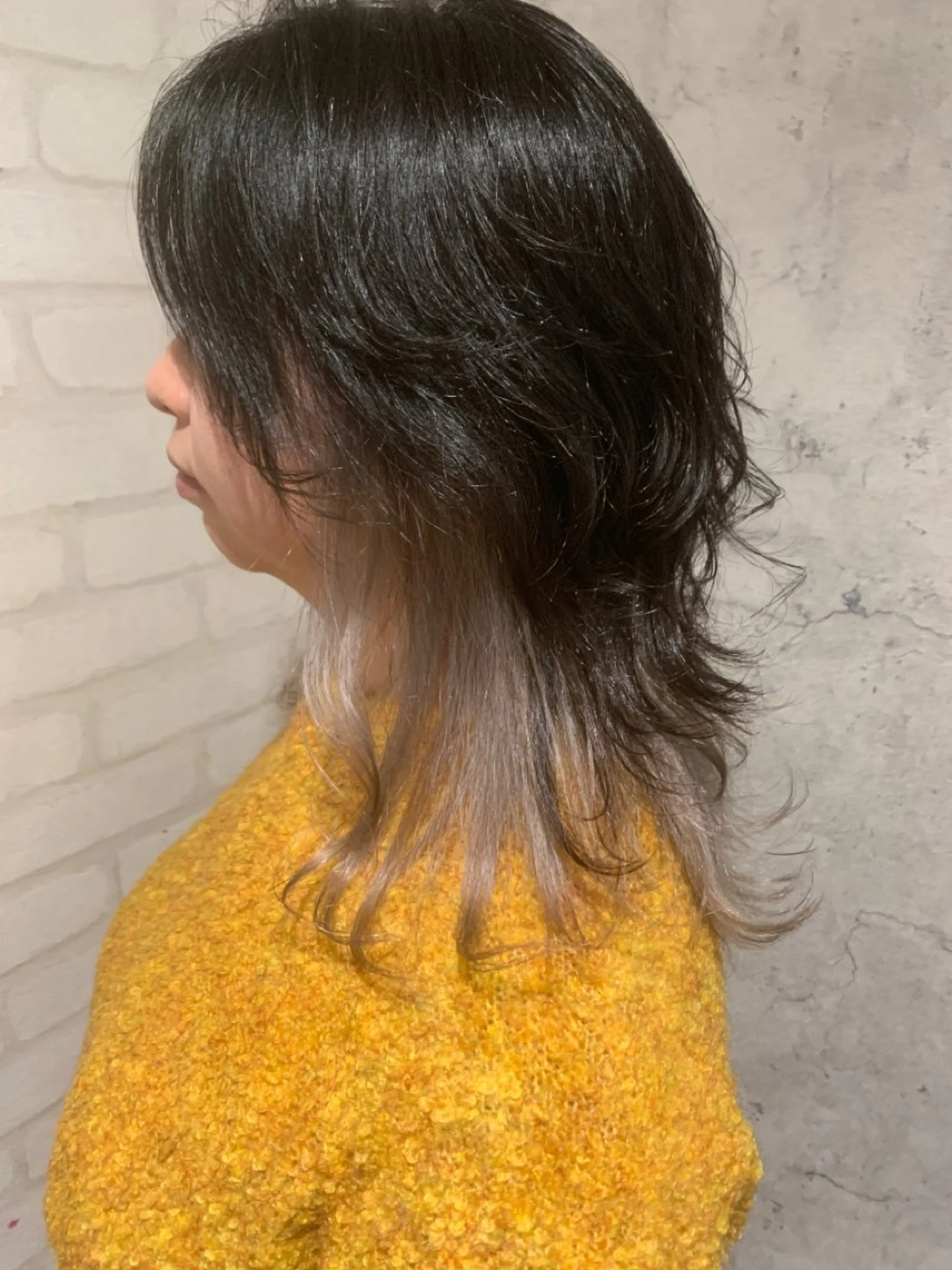 ミディアム カラー ベージュカラー インナーカラー シルバー シルバーベージュ ヘアカラー トリートメント エクステ KAZUMAのヘアスタイル