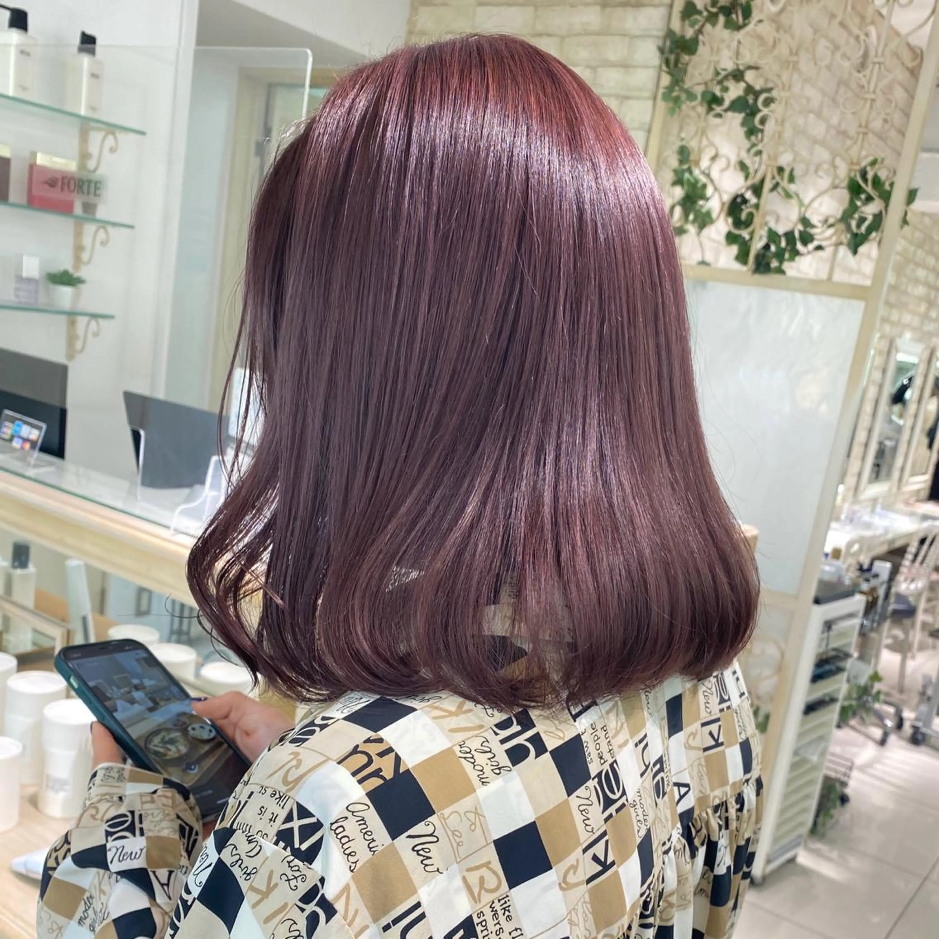 セミロング カラー 透明感カラー 古山 結季🌙🖤のヘアスタイル