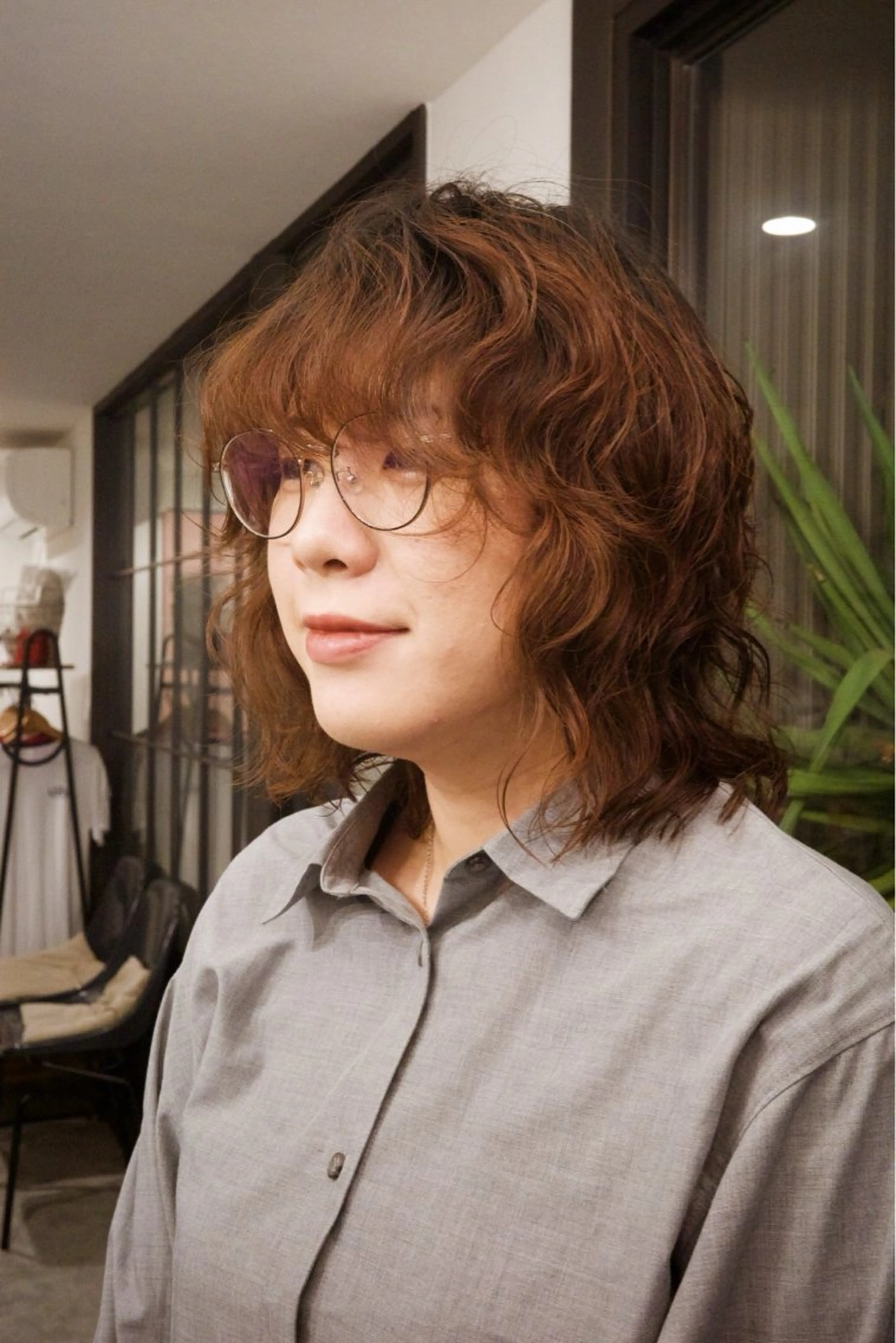 ミディアム パーマ ミディアムパーマ ウルフカット ニュアンスパーマ カット URU hair ふたばのヘアスタイル