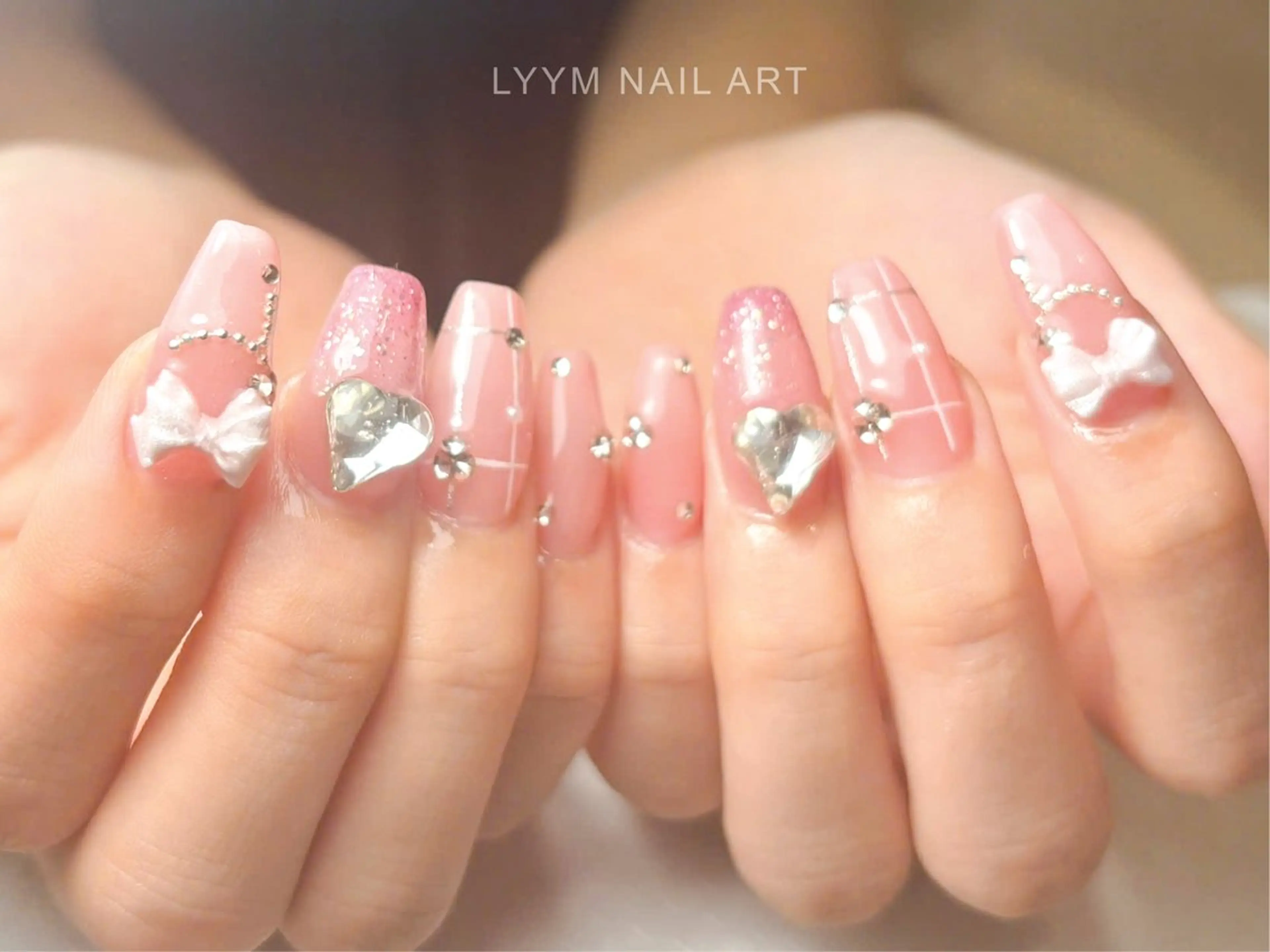 ネイル ガーリー ハート キラキラネイル 韓国ネイル ピンク ハンドネイル LYYM Salonのネイルデザイン