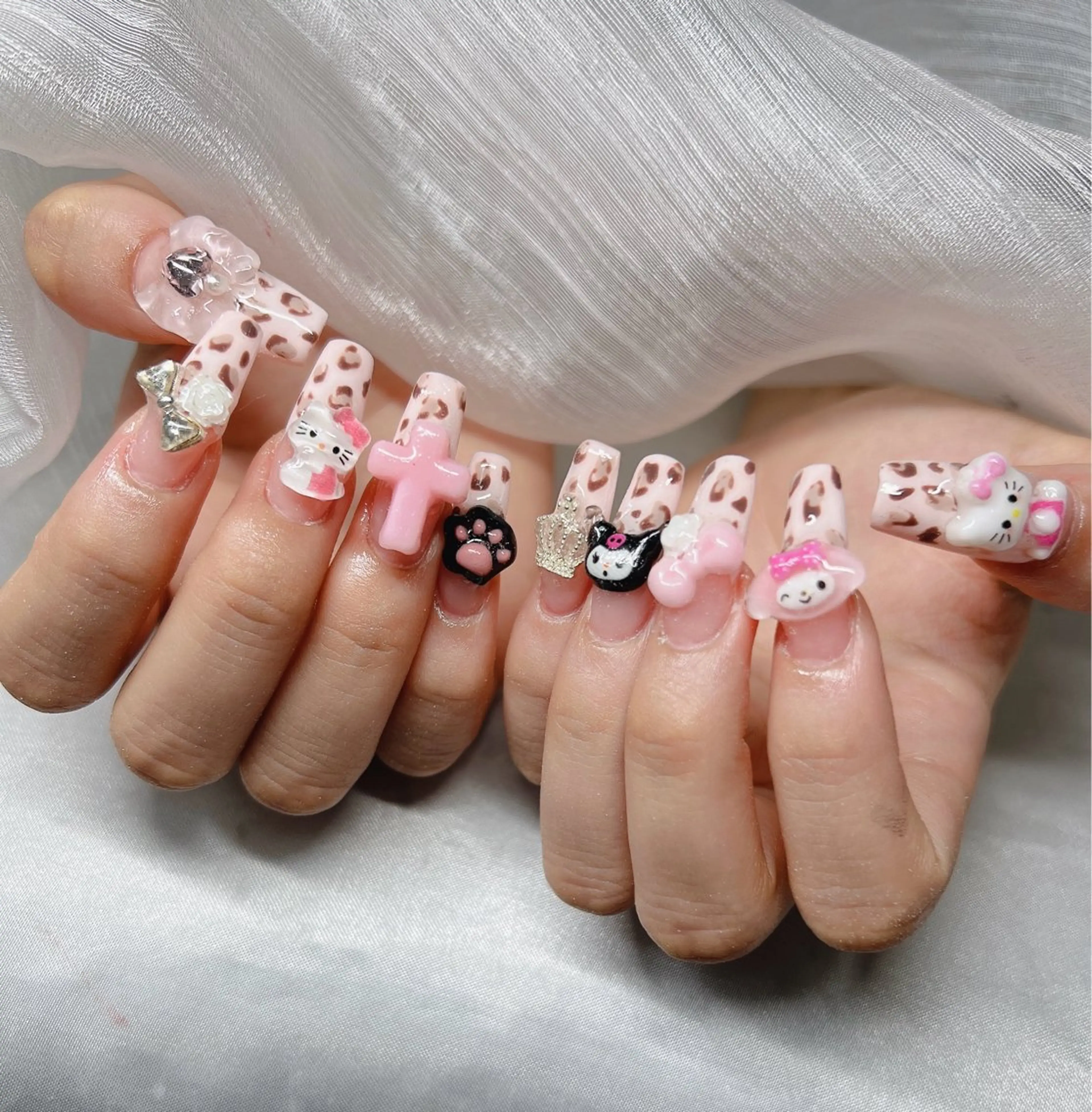 ネイル 長さ出し グラデーション 卒業式 キラキラネイル マグネットネイル ハンドネイル Lee Nailsのネイルデザイン