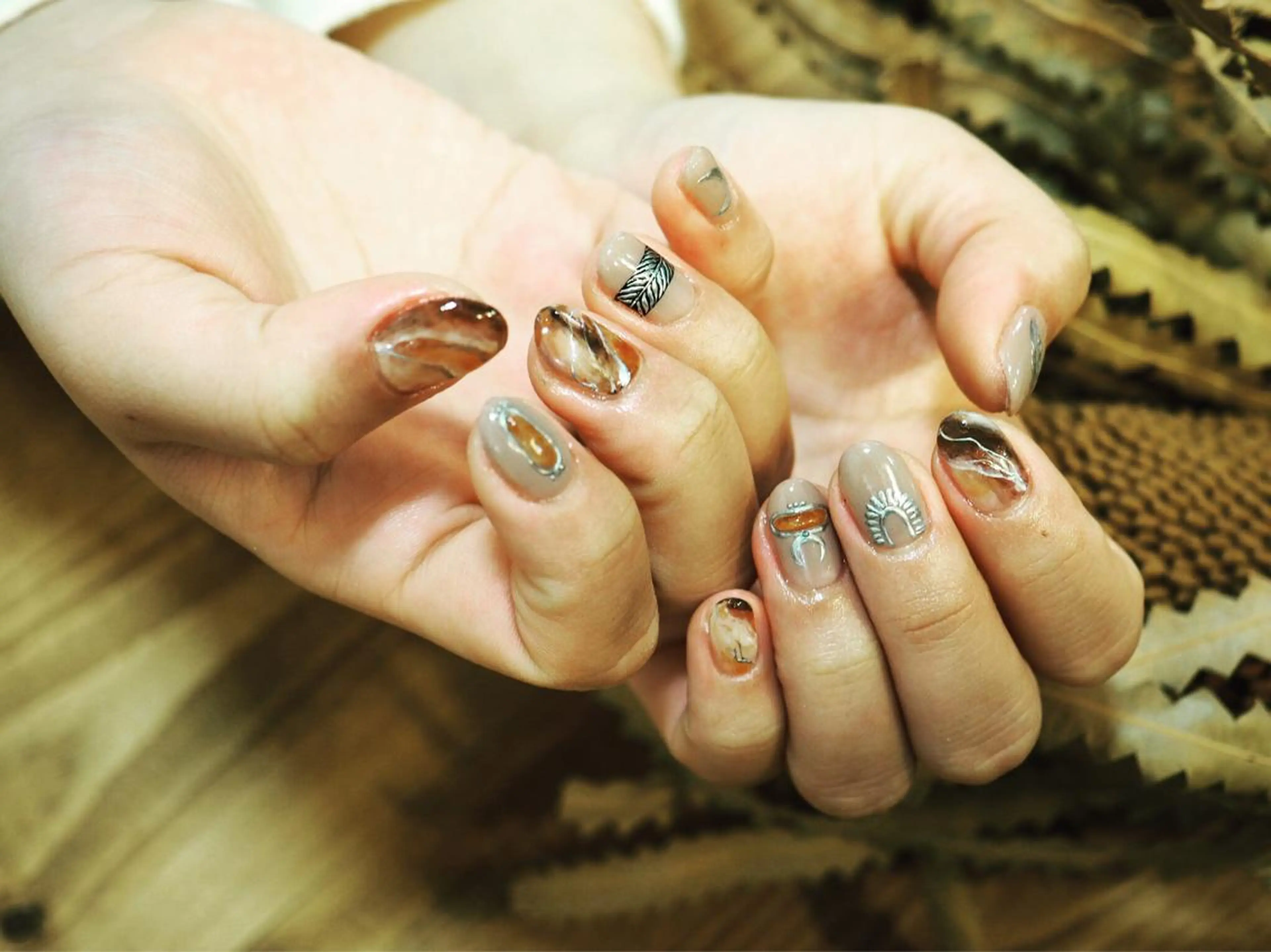 ネイル ”salon" そりまちゆうこのネイルデザイン