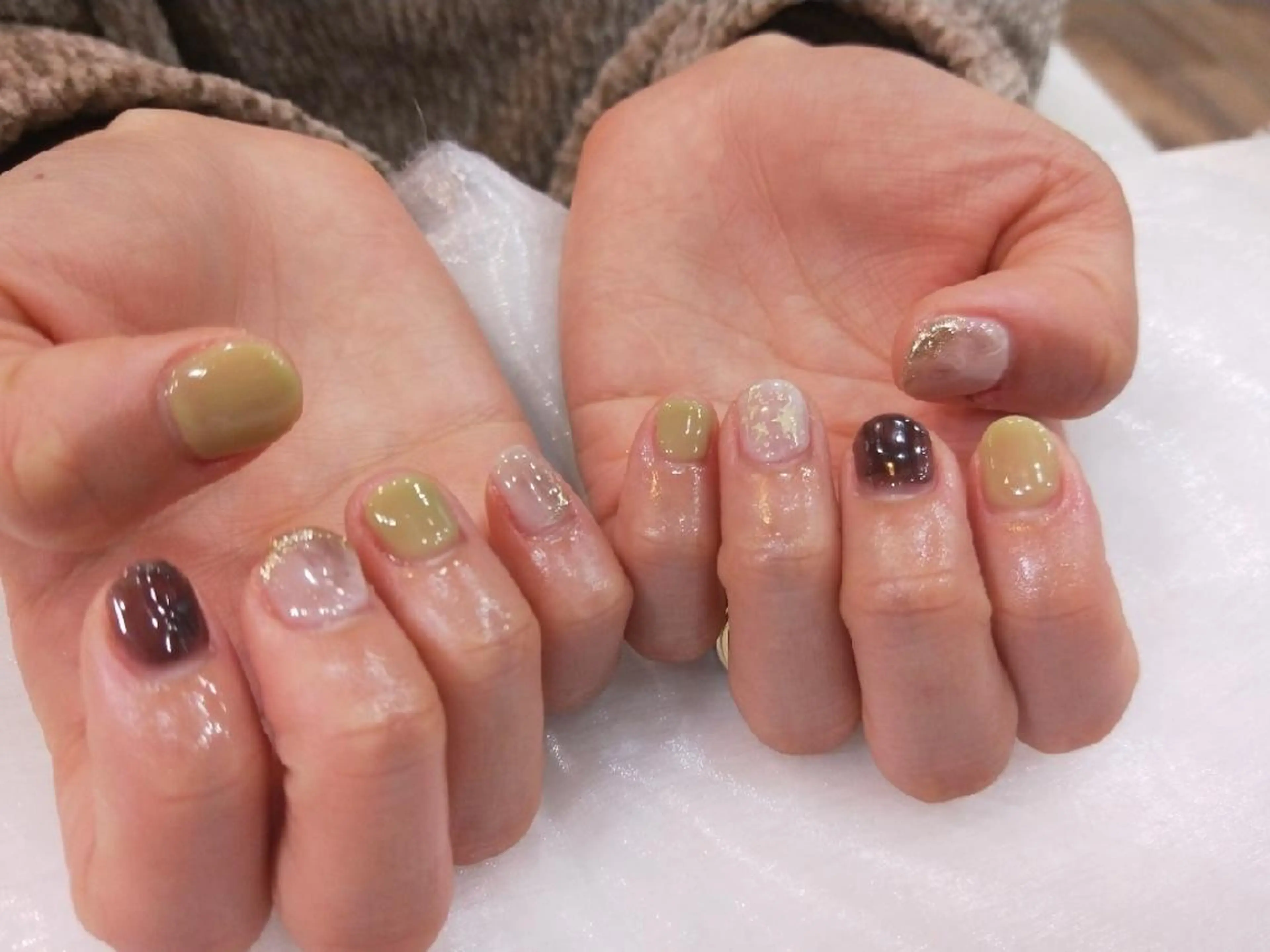 ネイル ハンドネイル ハンドケア R'well所属・はばすみれ🎀ﾈｲﾙ 光ﾌｪｲｼｬﾙ ﾍｱのネイルデザイン