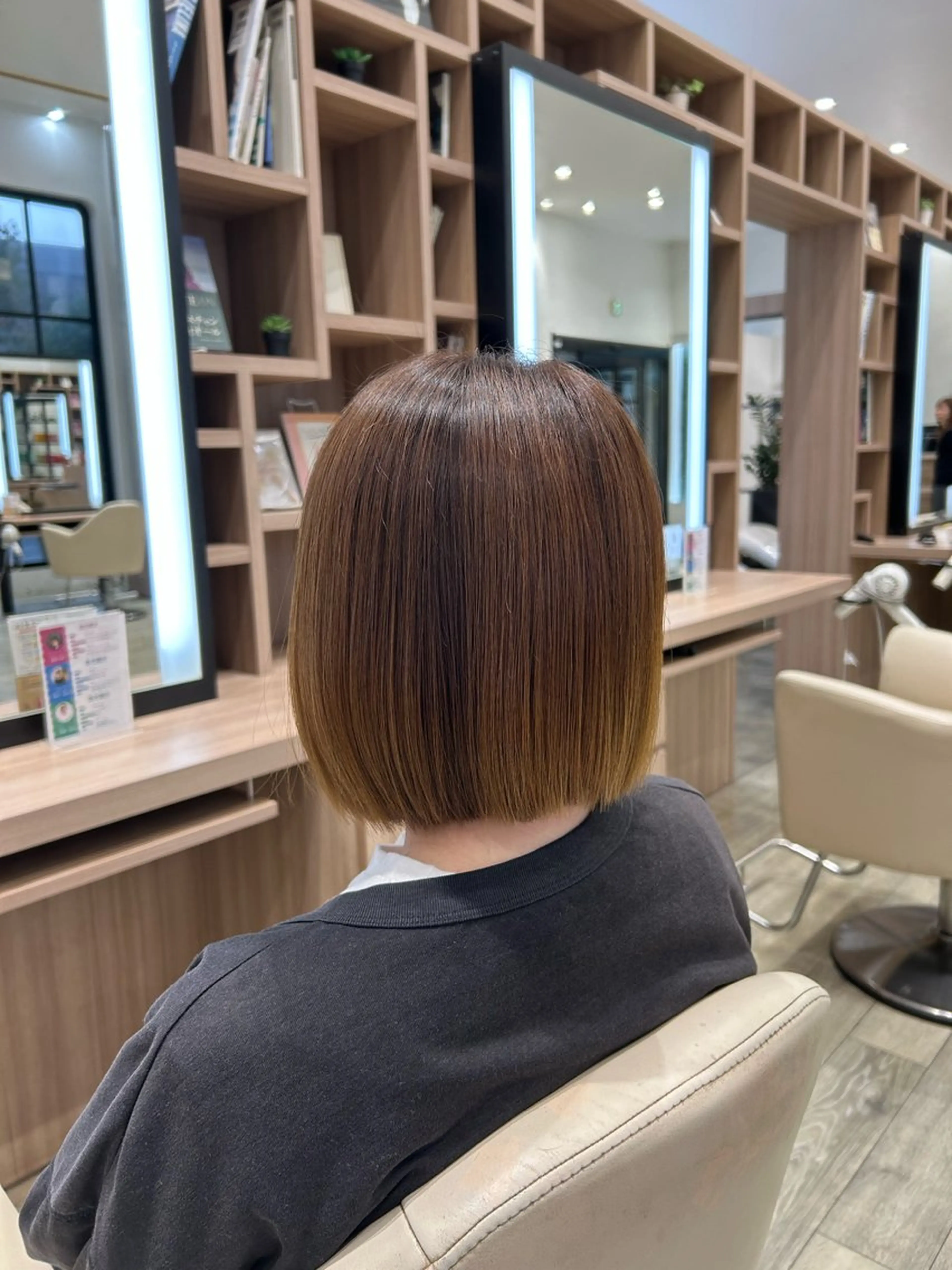 ショート ボブ カット 能登 彩穂のヘアスタイル