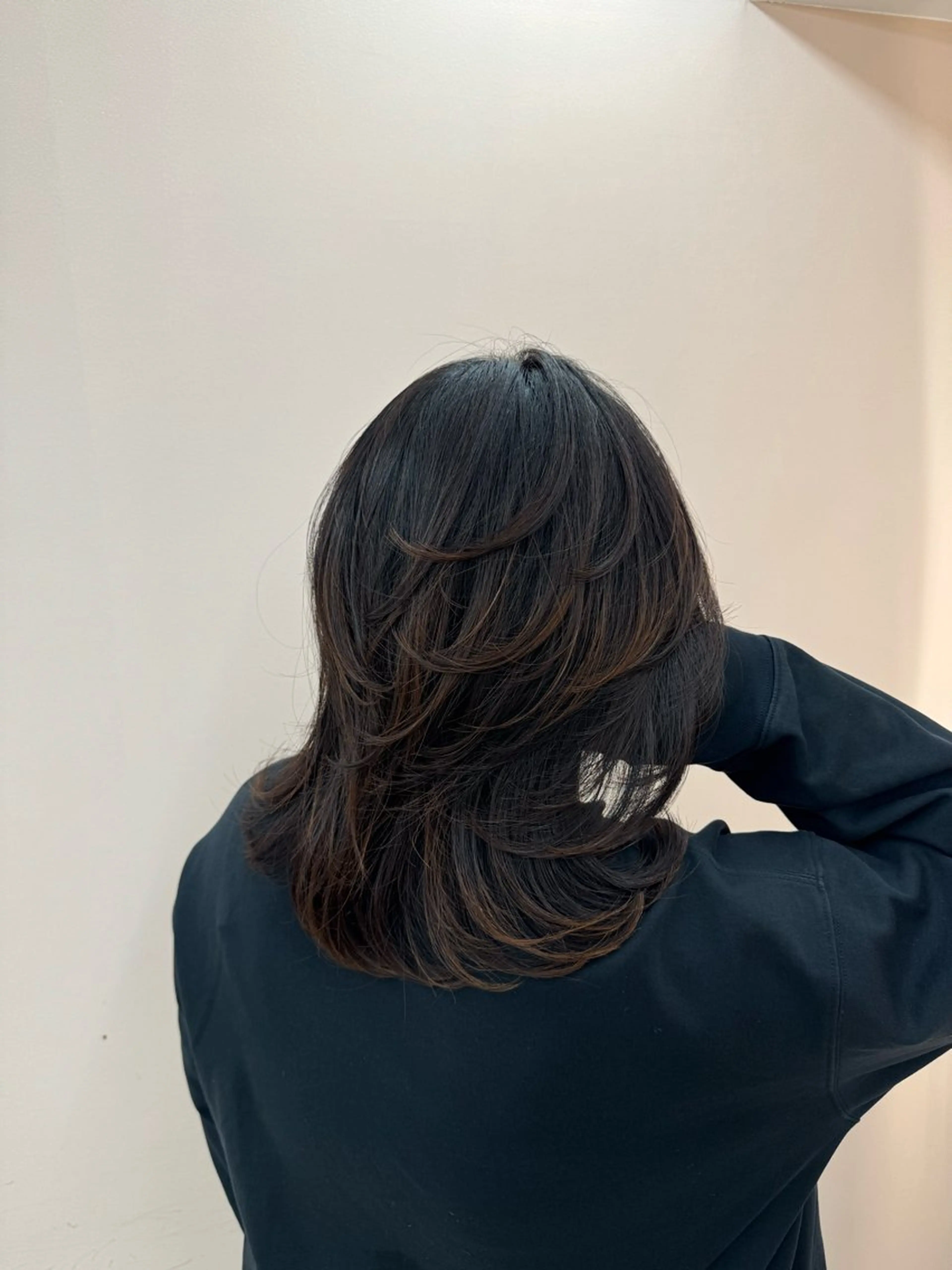 ミディアム レイヤーカット rina/デザイン カラー/上野のヘアスタイル