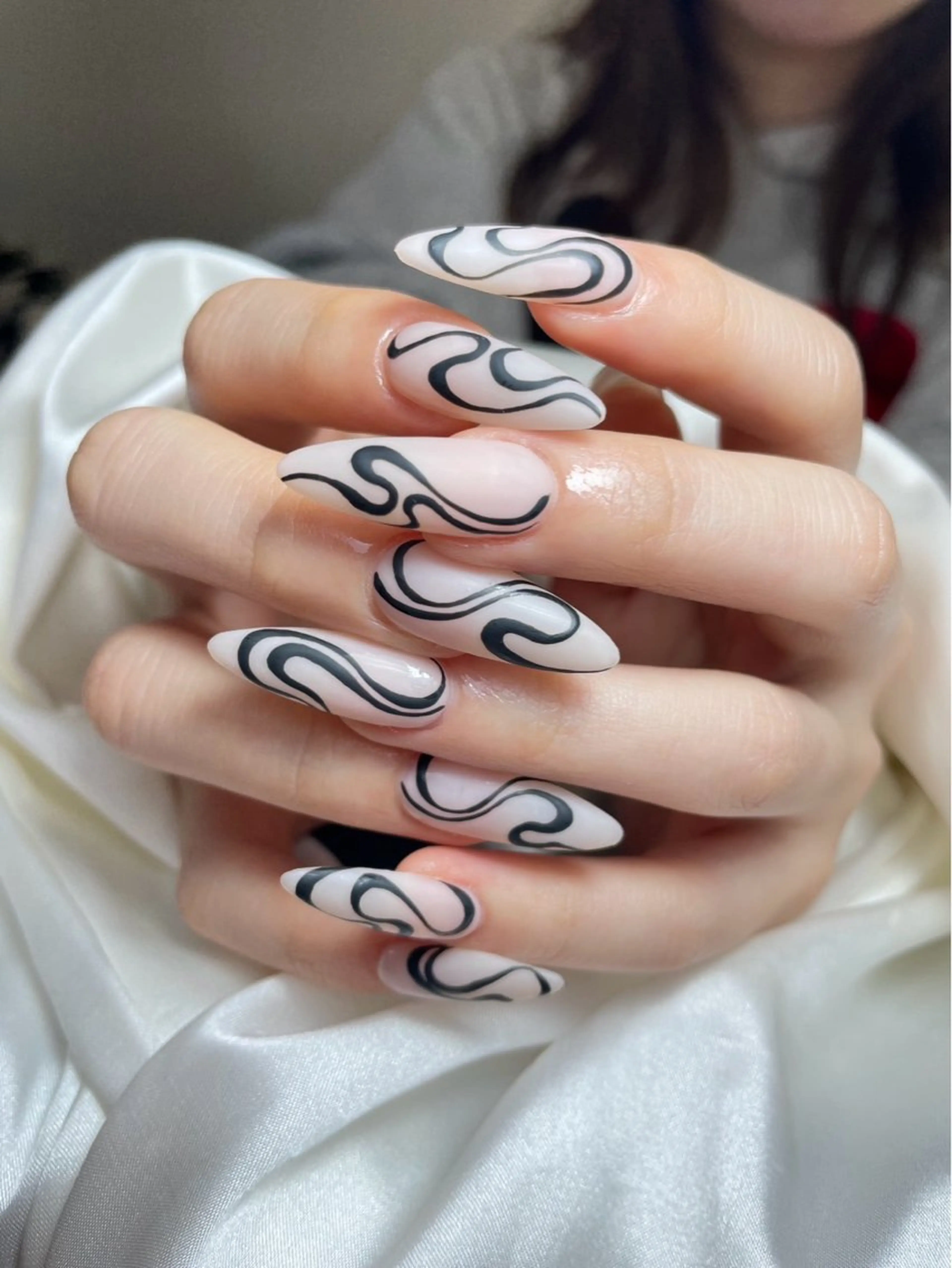 ネイル チークネイル 長さ出し フットネイル ジェルネイル 卒業式 𝓐𝓷𝓻𝓲 XiinhNailのネイルデザイン