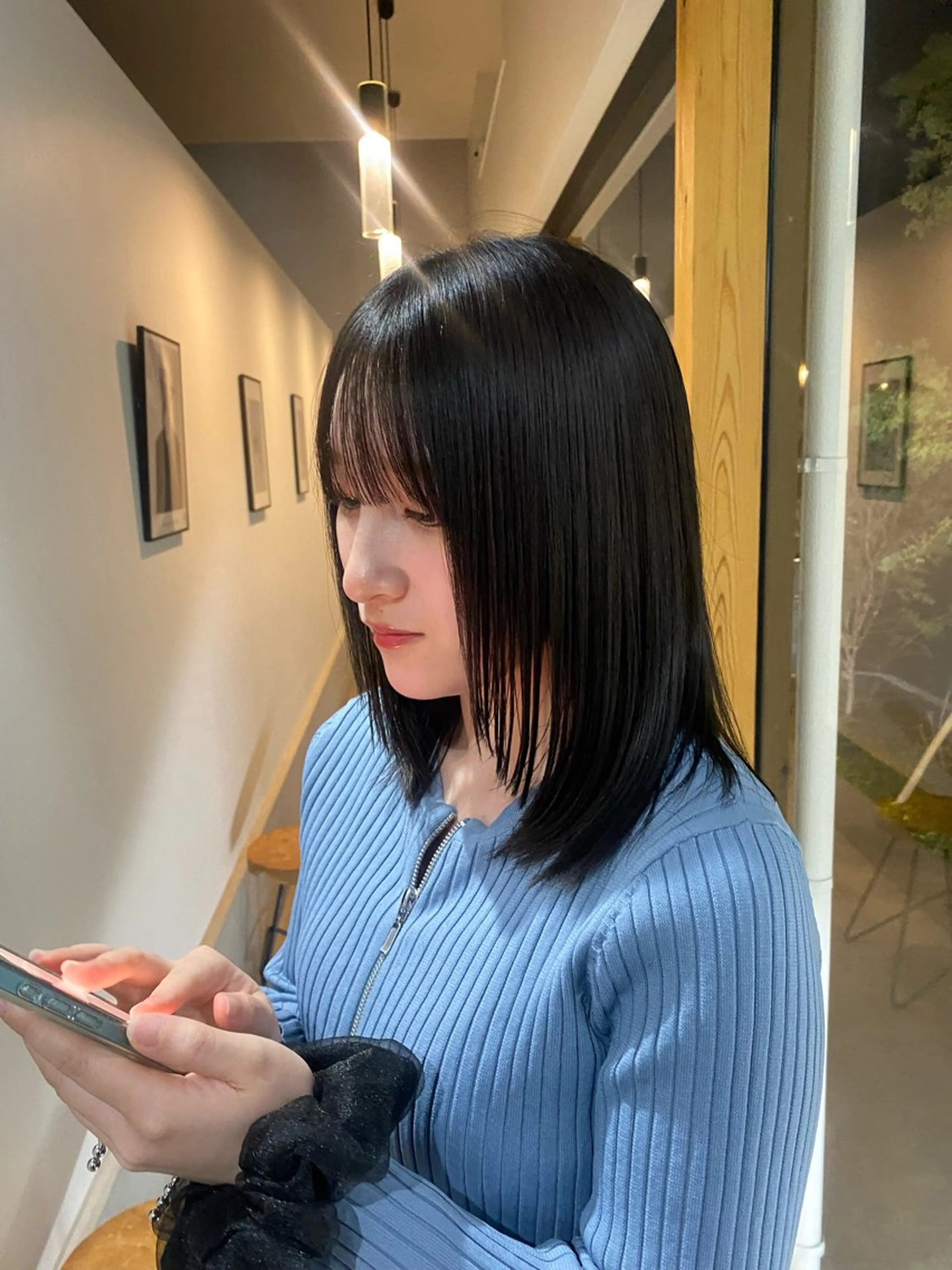 ミディアム 顔まわりレイヤー レイヤーカット 宇野 鈴花のヘアスタイル