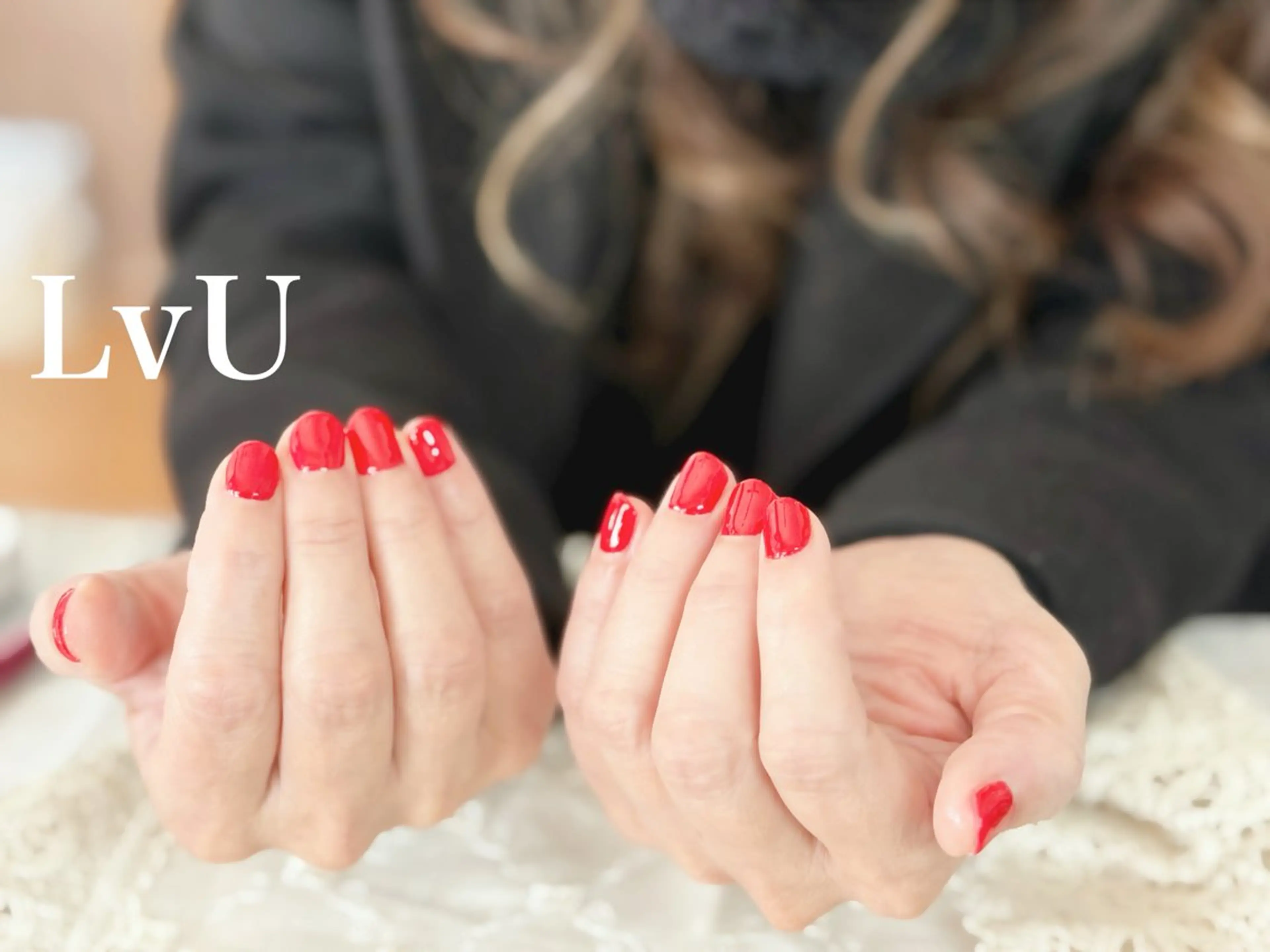 ネイル ワンカラーネイル 赤色 ハンドネイル ハンドケア LvU(ラブユー) Asayamaのネイルデザイン