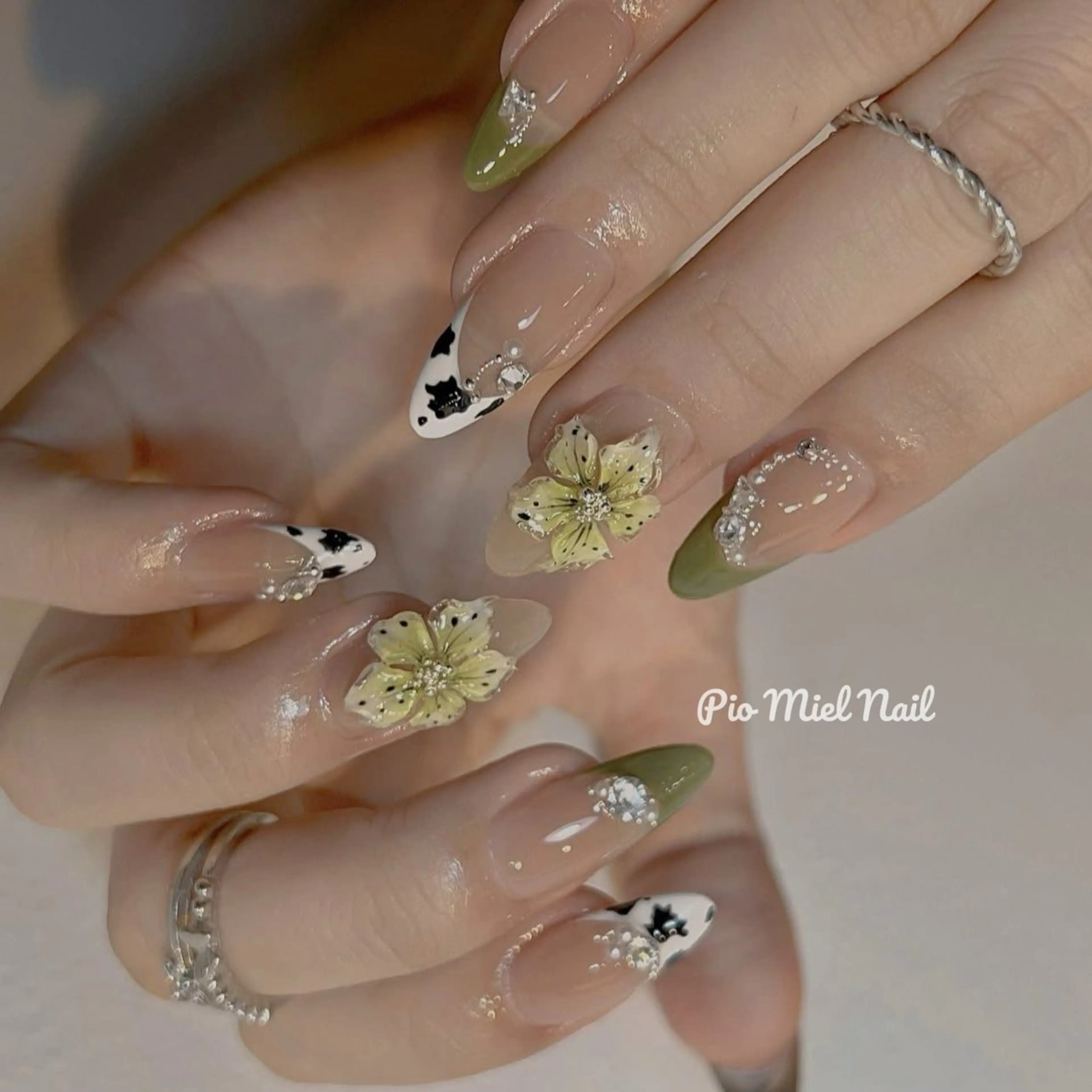 ショート ハンドネイル ハンドケア Pio Mielのネイルデザイン