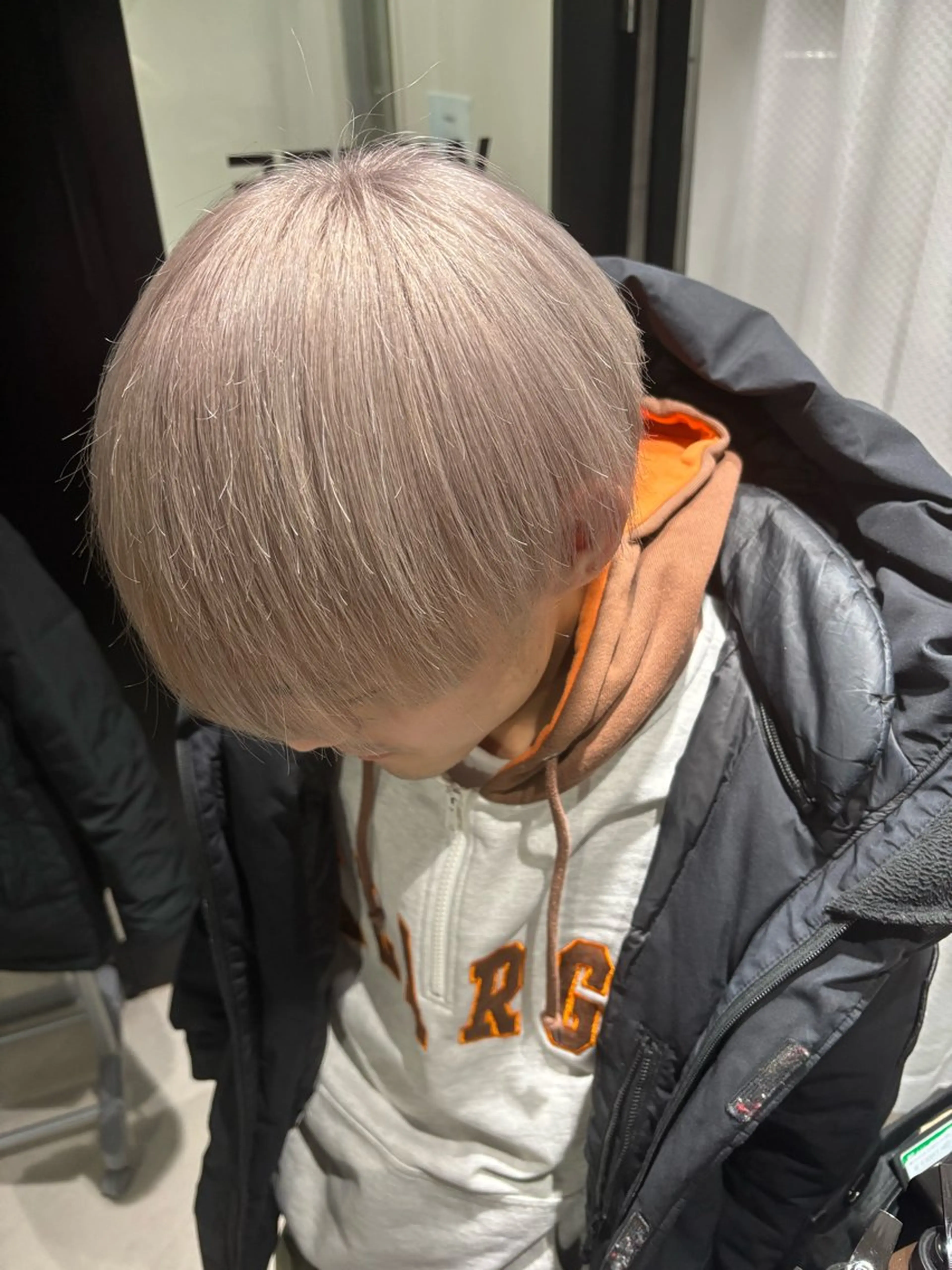 カラー メンズ ベージュカラー ホワイトベージュ カット ヘアカラー _white【京橋店】所属・_WHITE / KENTOのヘアスタイル