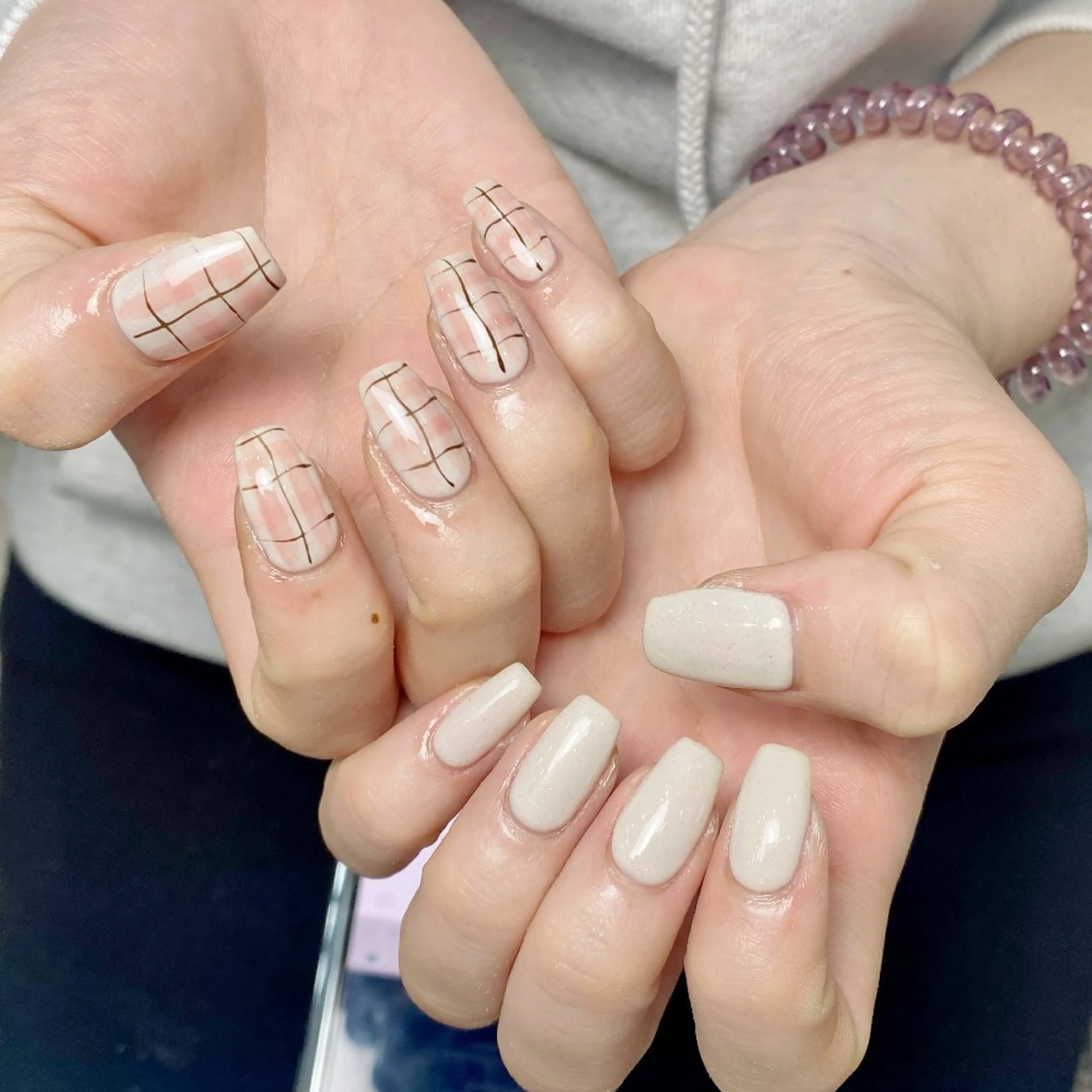 ネイル チークネイル 長さ出し フレンチネイル ジェルネイル キラキラネイル ハンドネイル UM Nail Salonのネイルデザイン