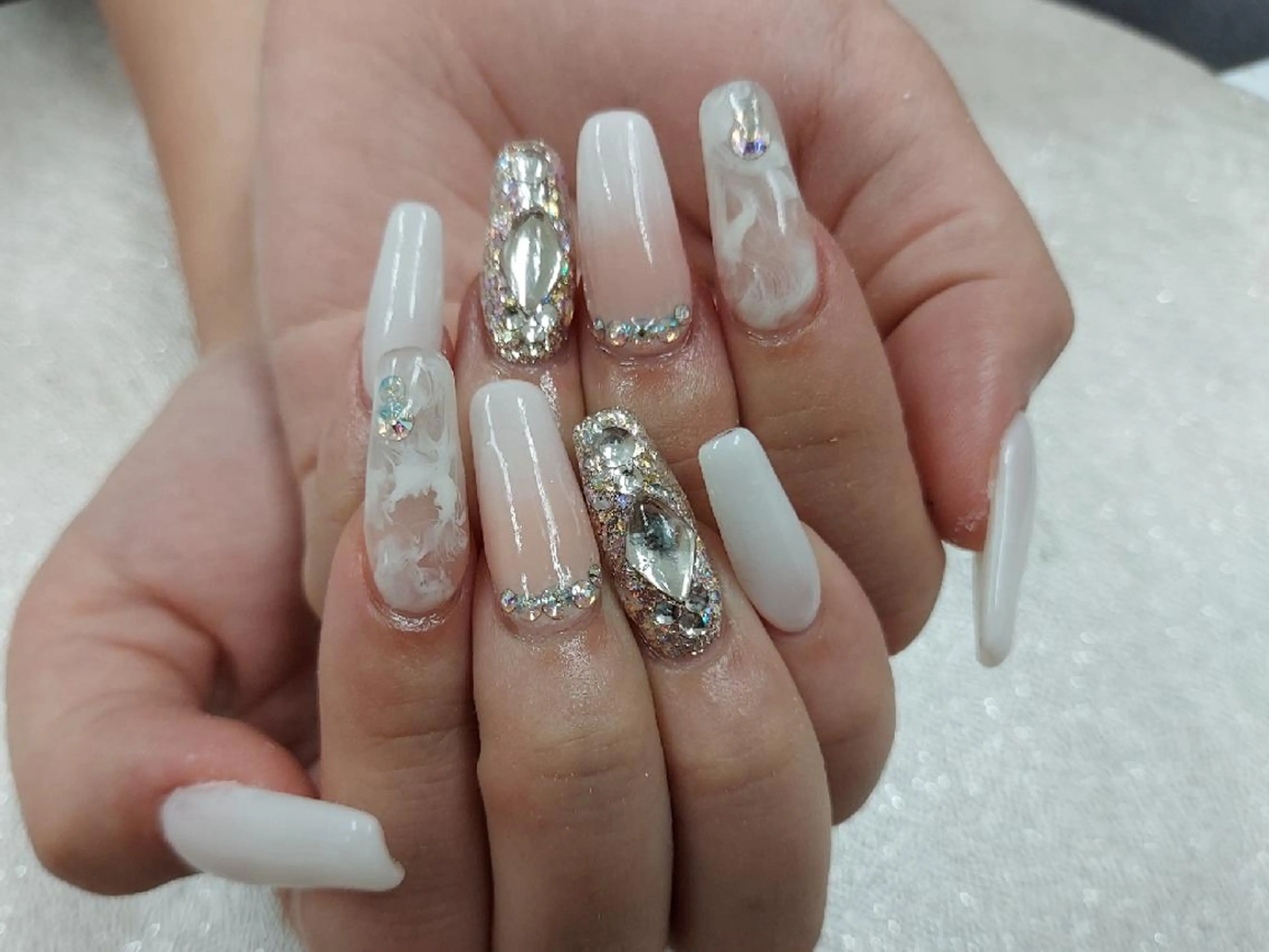 ネイル アートネイル ジェルネイル 持ち込み ニュアンスネイル パラジェル 河野ちえ (雑誌掲載サロン)のネイルデザイン