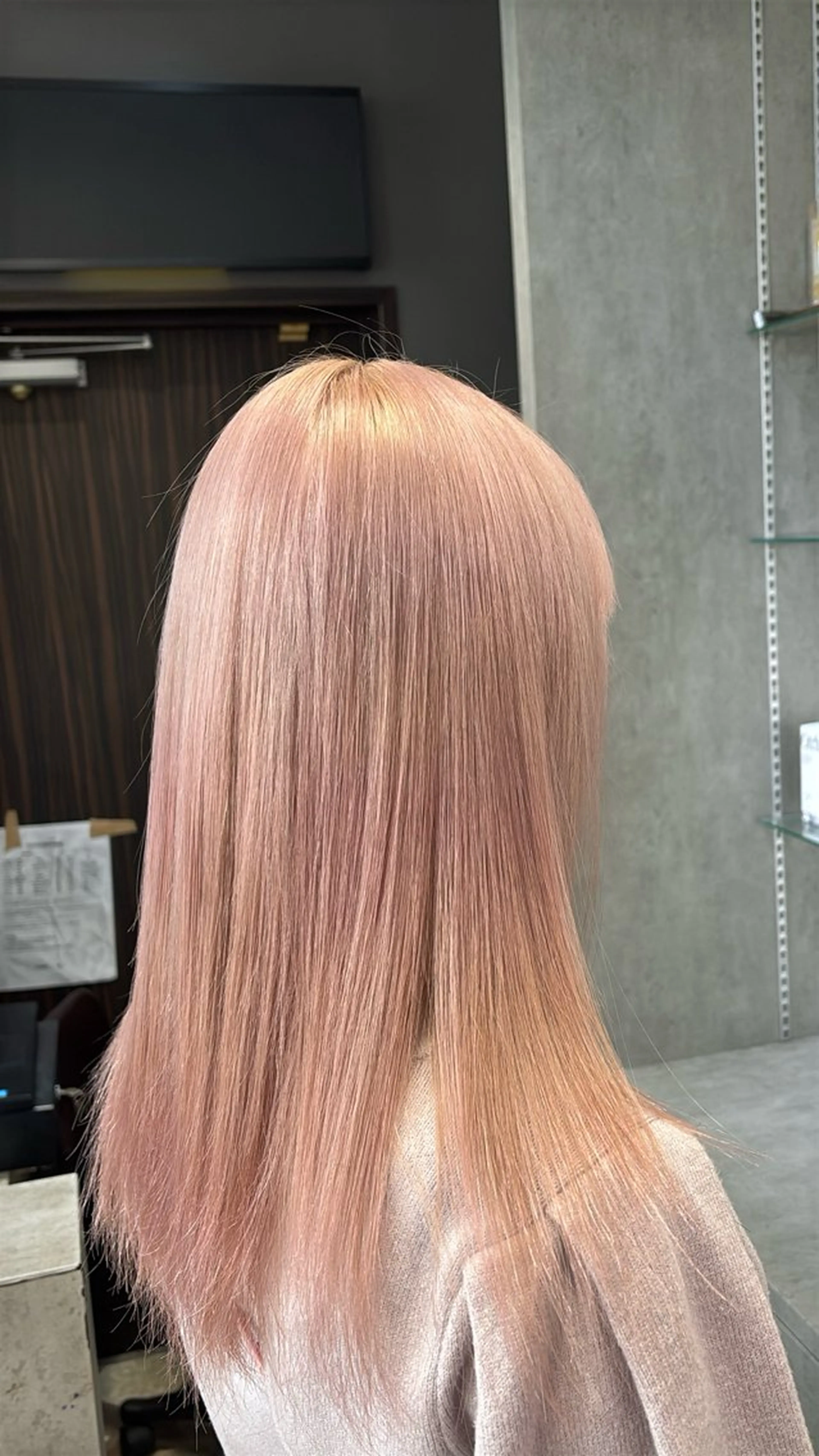 ロング ヘアカラー トリートメント ヘッドスパ ヘアセット 韓国ヘア/ブリーチ無 しWカラー/オリーブのヘアスタイル