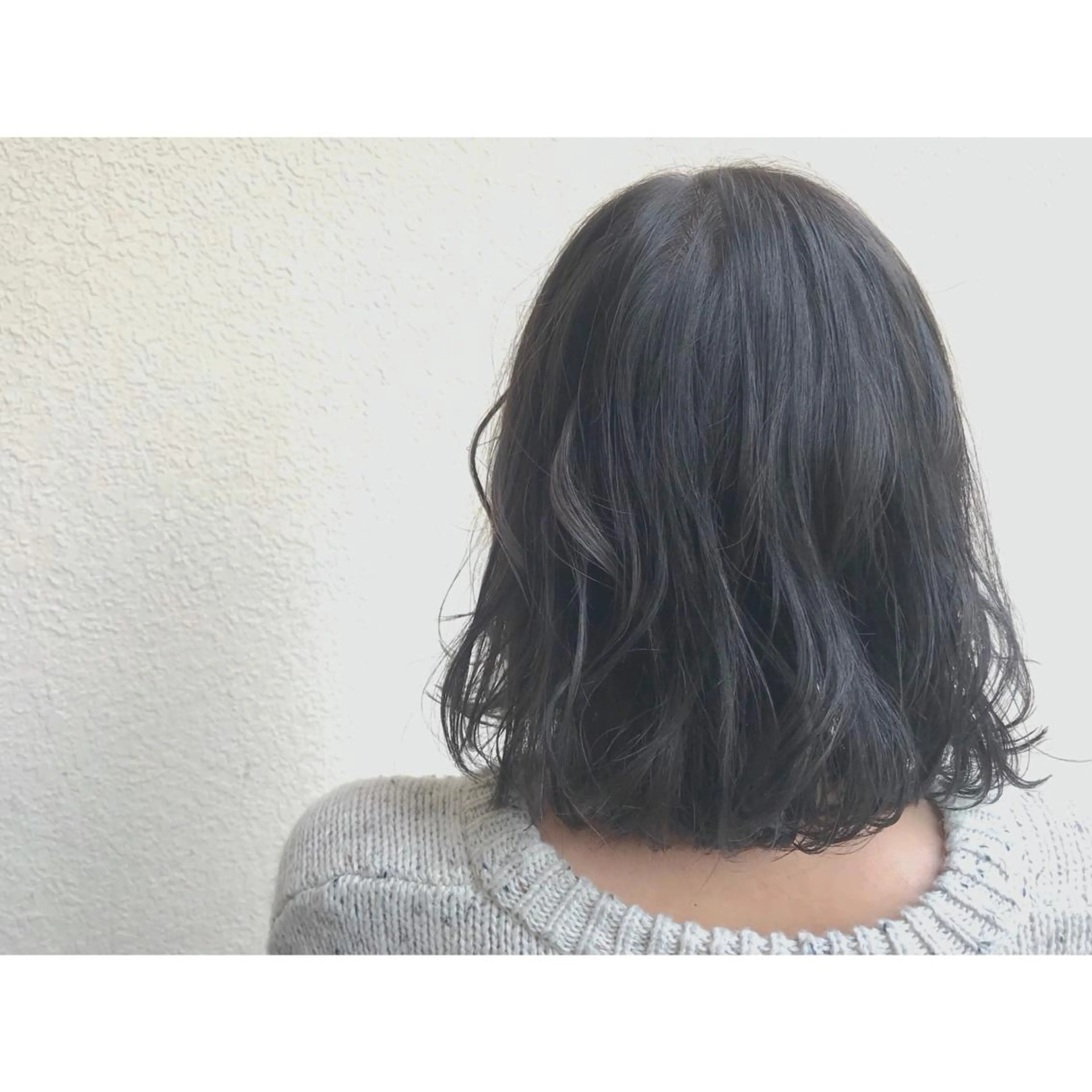 ミディアム カラー 切りっぱなしボブ ブルーカラー ブルージュ グレージュ ボブ なかにし まゆみのヘアスタイル