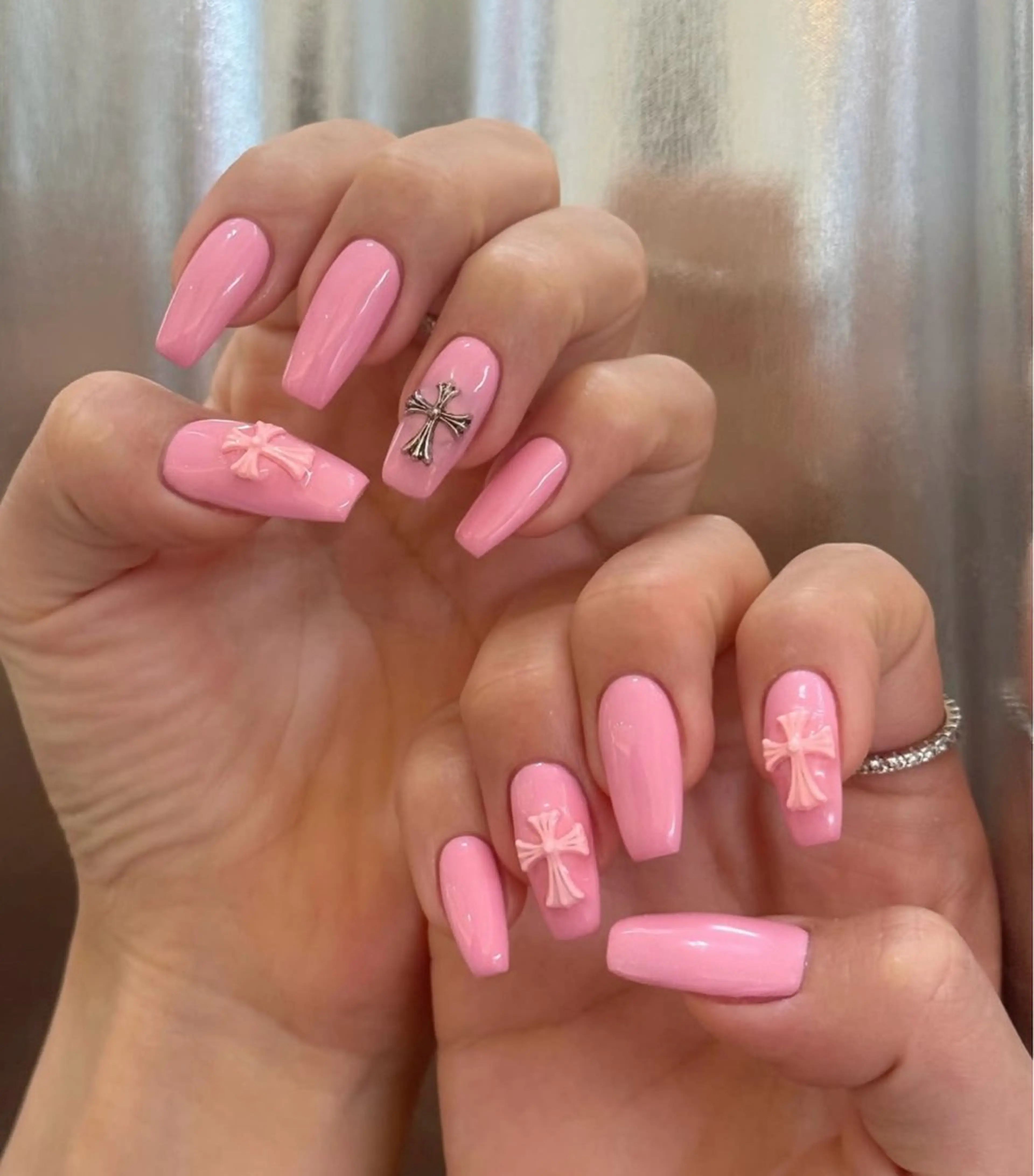 ネイル ワンカラーネイル ピンク リボン BERA NAILSのネイルデザイン