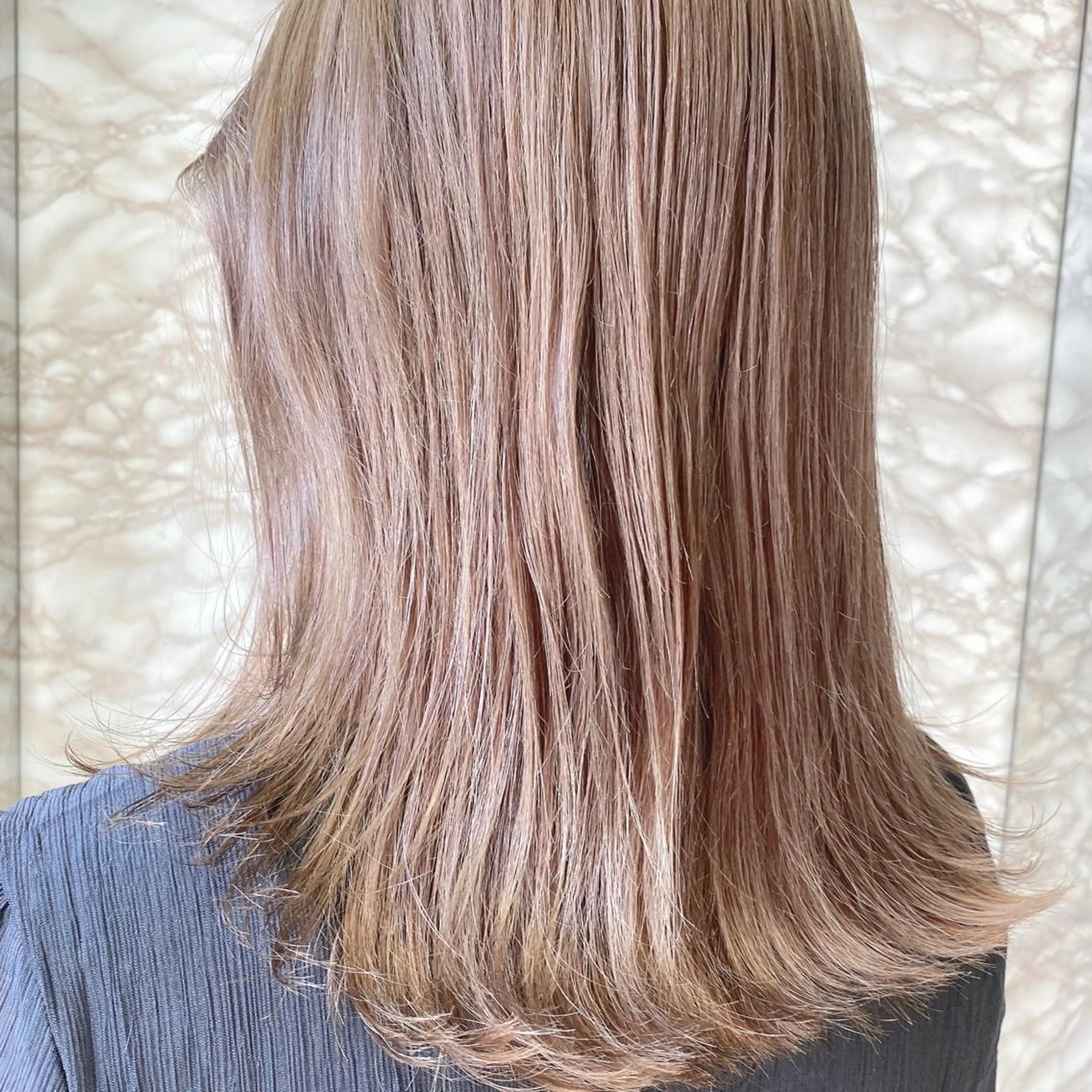ミディアム カラー ベージュカラー ブリーチ ミルクティーベージュ カット ヘアカラー ✴︎赤み除去カラー daichi✴︎のヘアスタイル