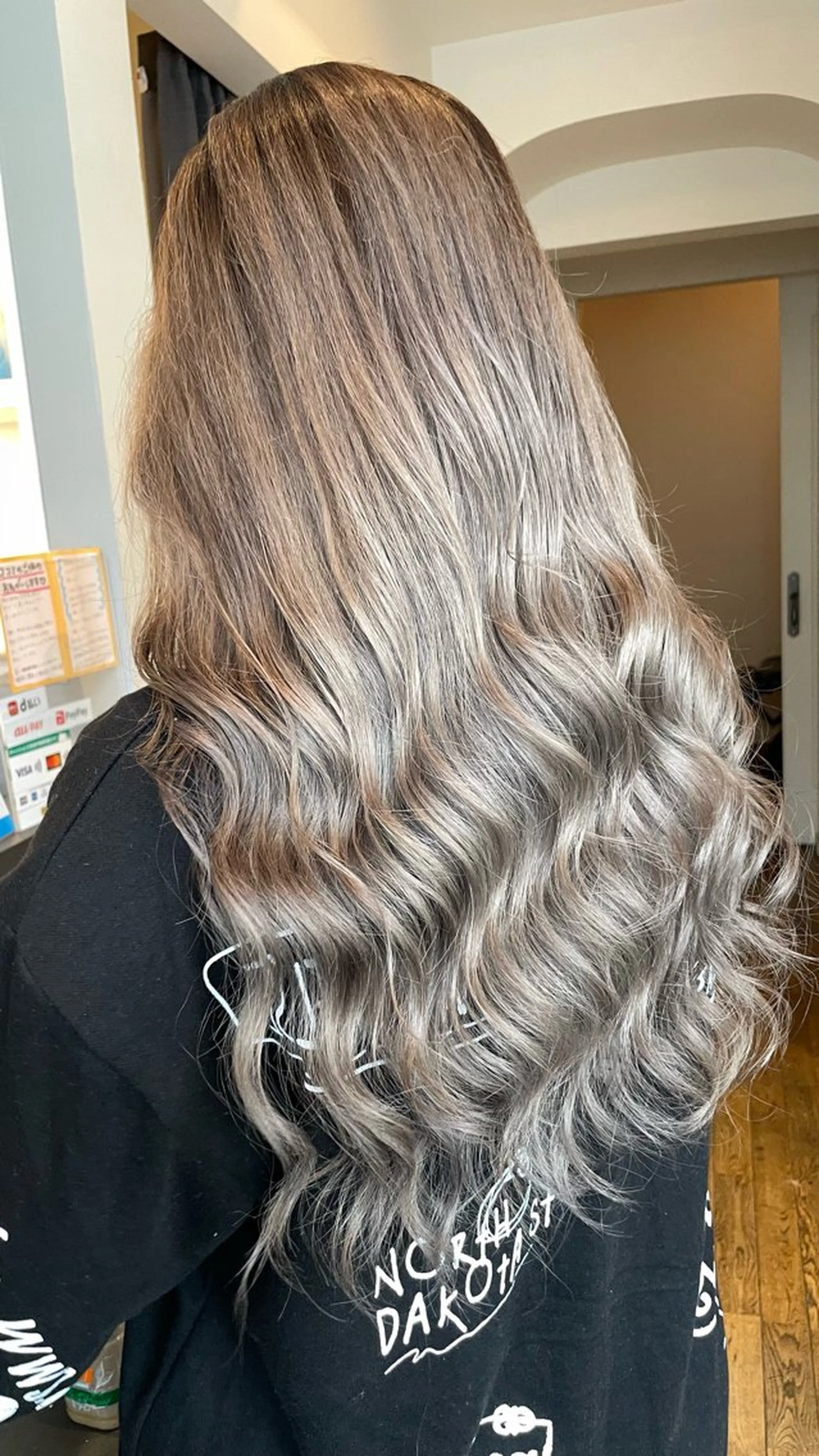 セミロング ヘアカラー トリートメント ブリーチ毛矯正.髪質 改善.髪にドラマをのヘアスタイル