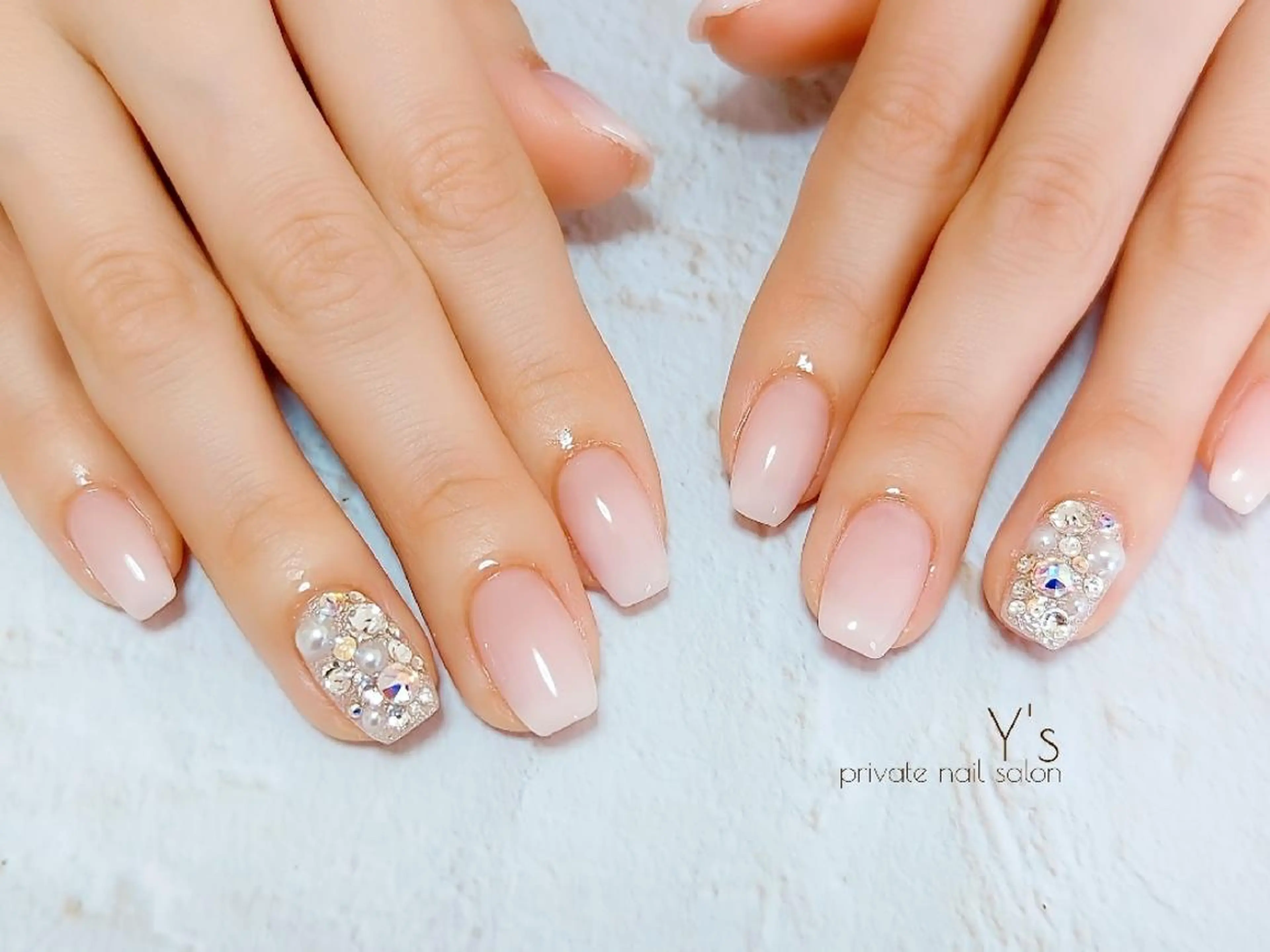 ネイル ストーンネイル ハンドネイル YUMI NAGAI  のネイルデザイン