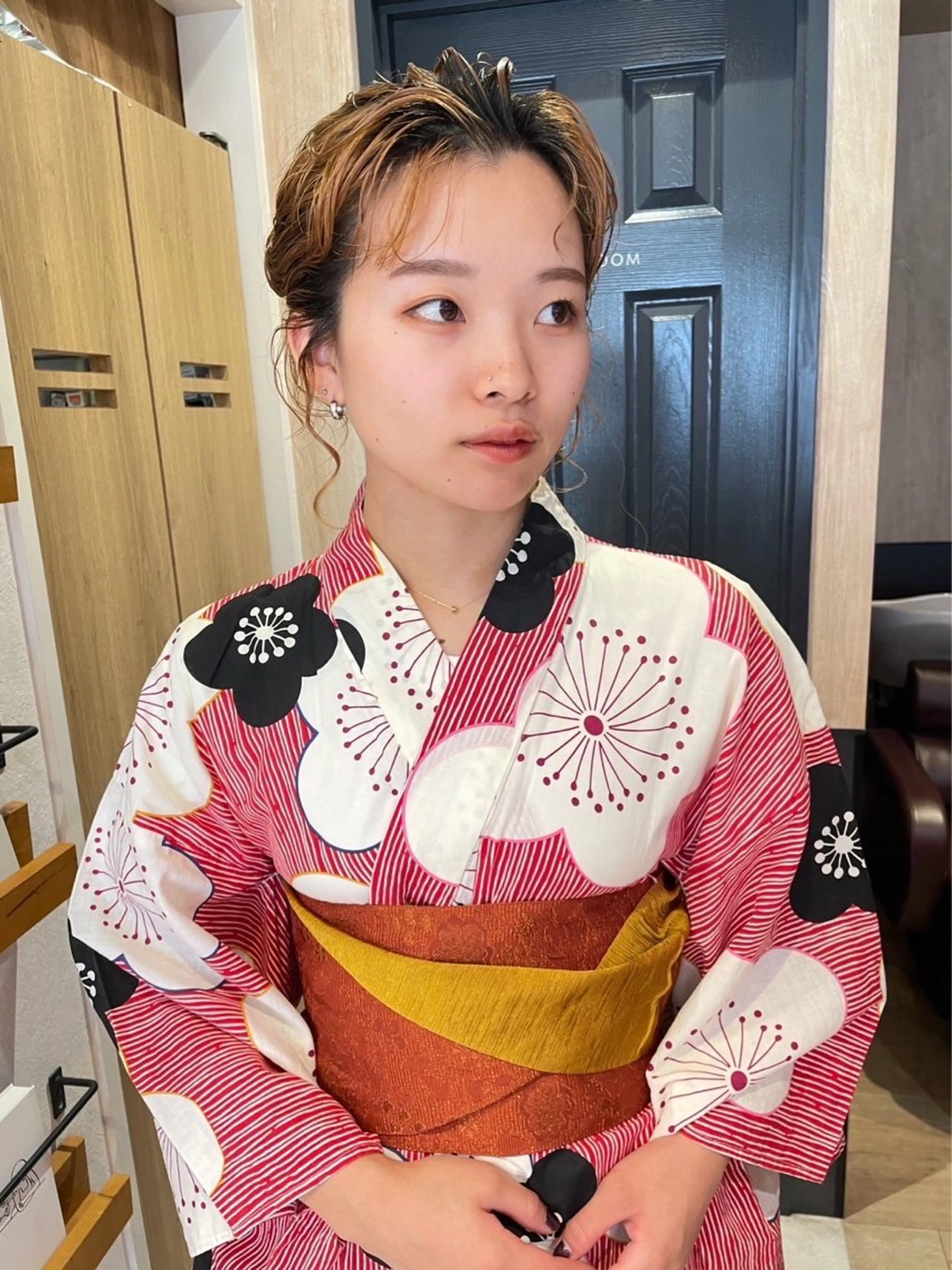 ダブルカラー,透け カラーHINARIのヘアスタイル