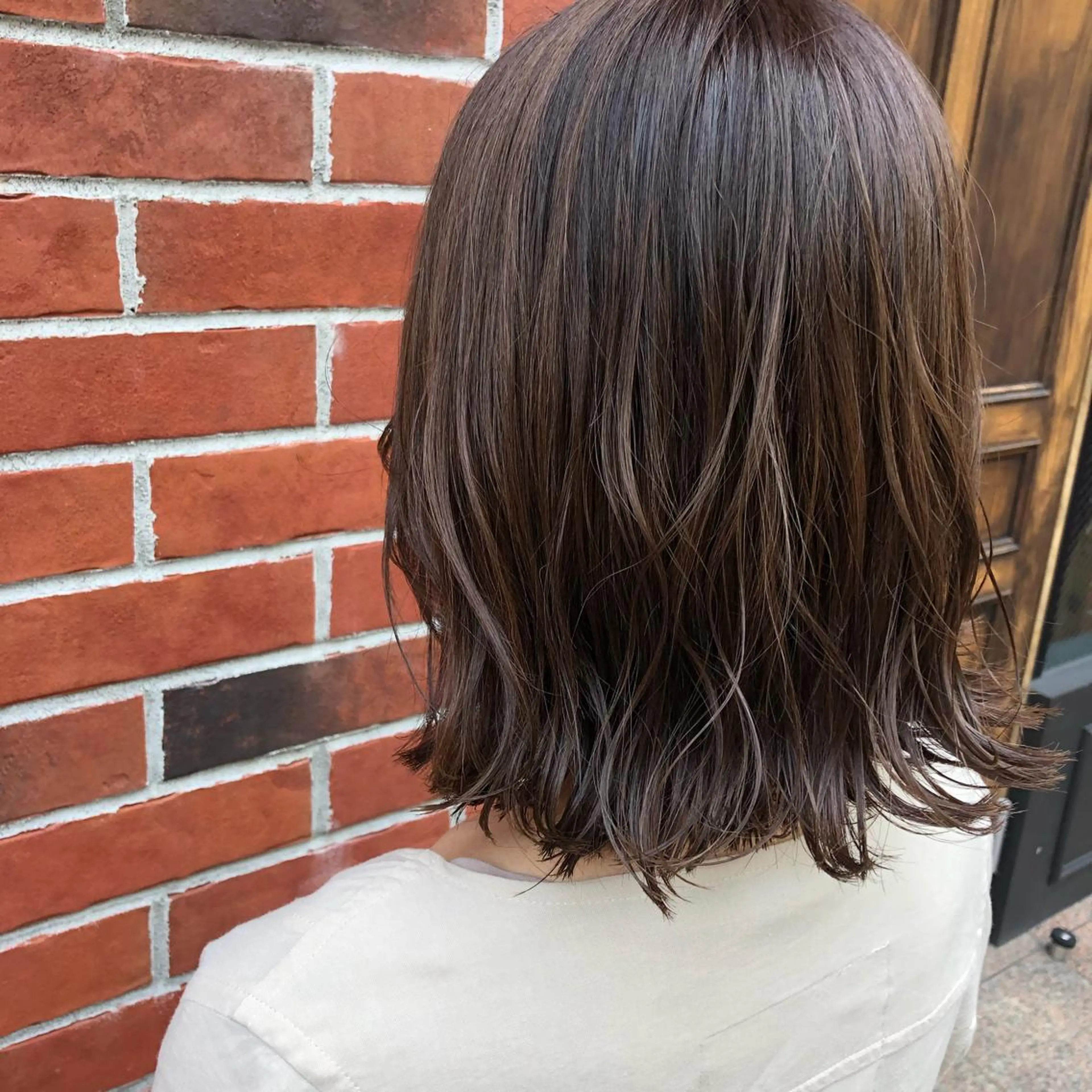 ミディアム シンタニナオト /梅田茶屋町のヘアスタイル