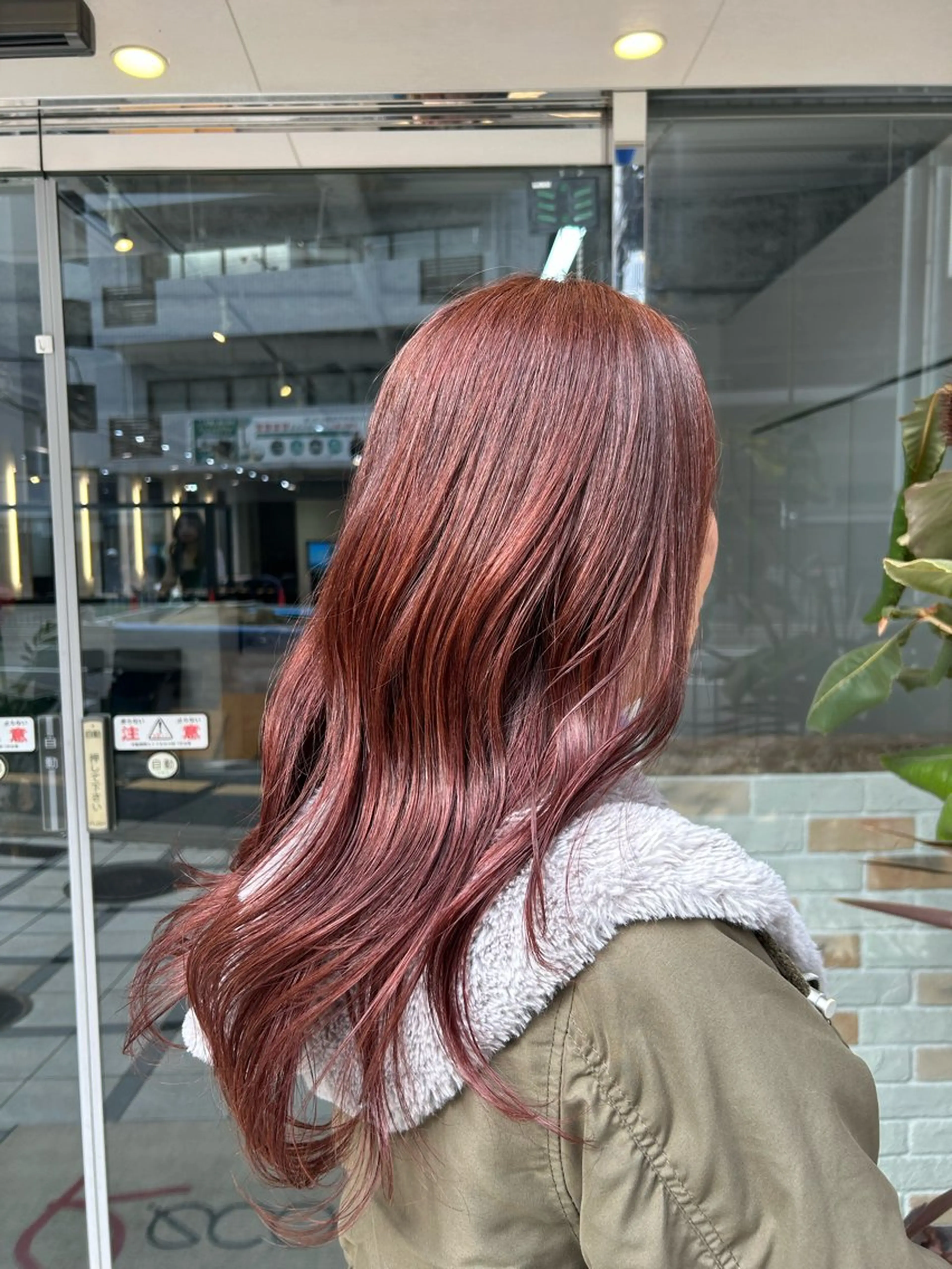 カラー ブラウンカラー レッドカラー 西村 優那のヘアスタイル