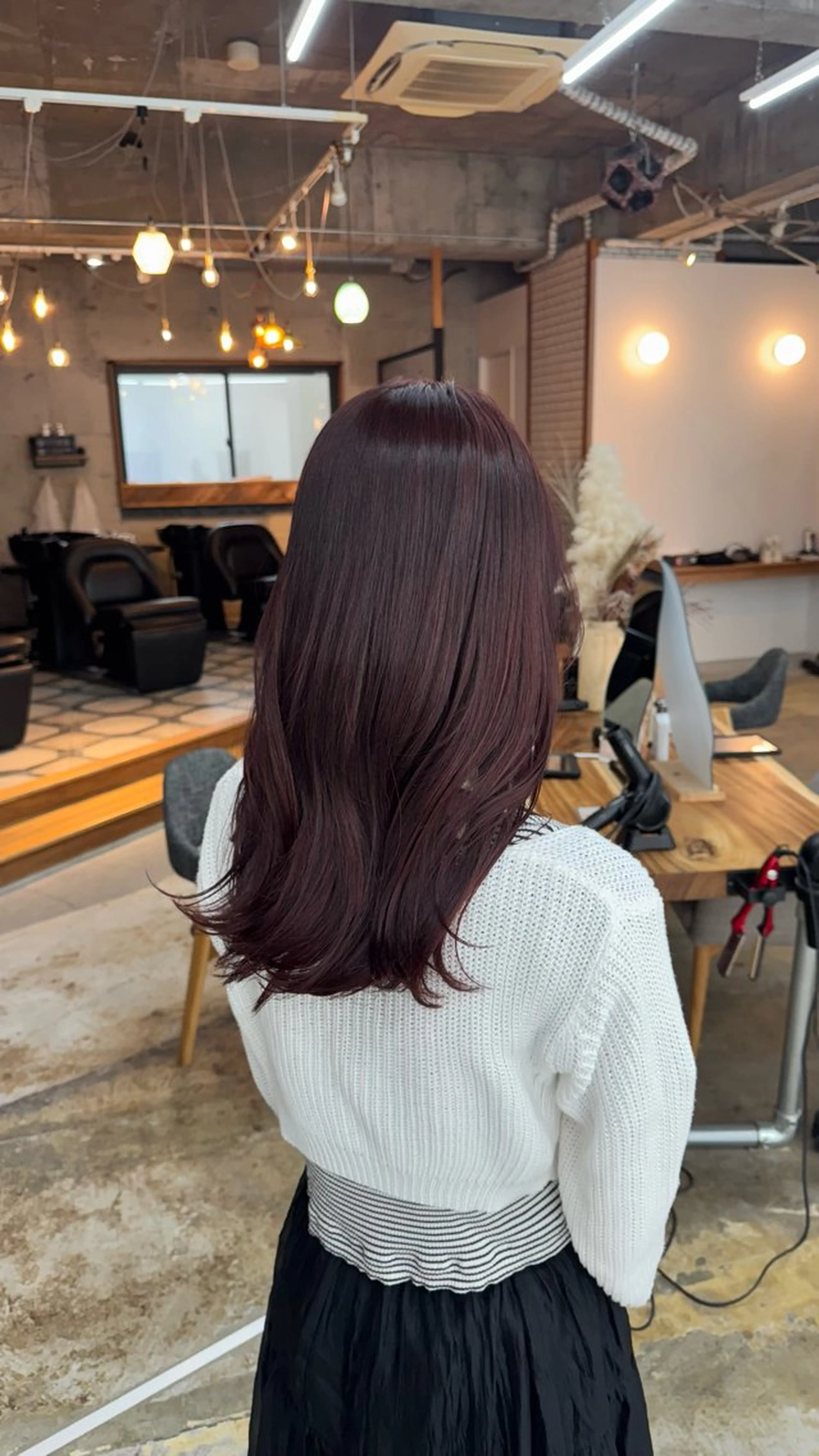 セミロング カラー ブリーチ レッドカラー MAUVE MIYUのヘアスタイル