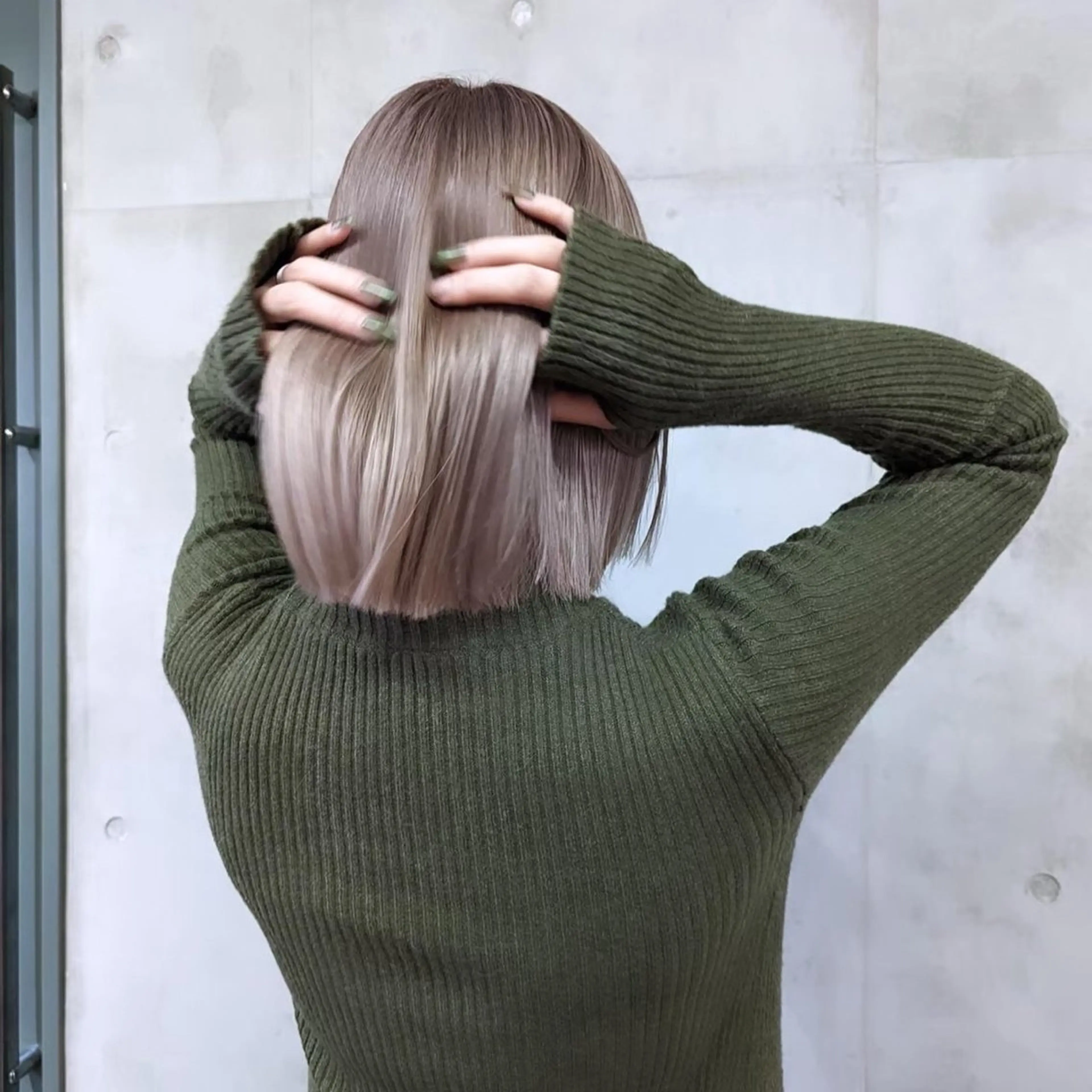 ショート SALT WATER所属・南堀江レイヤーカット MIKU🍒のヘアスタイル