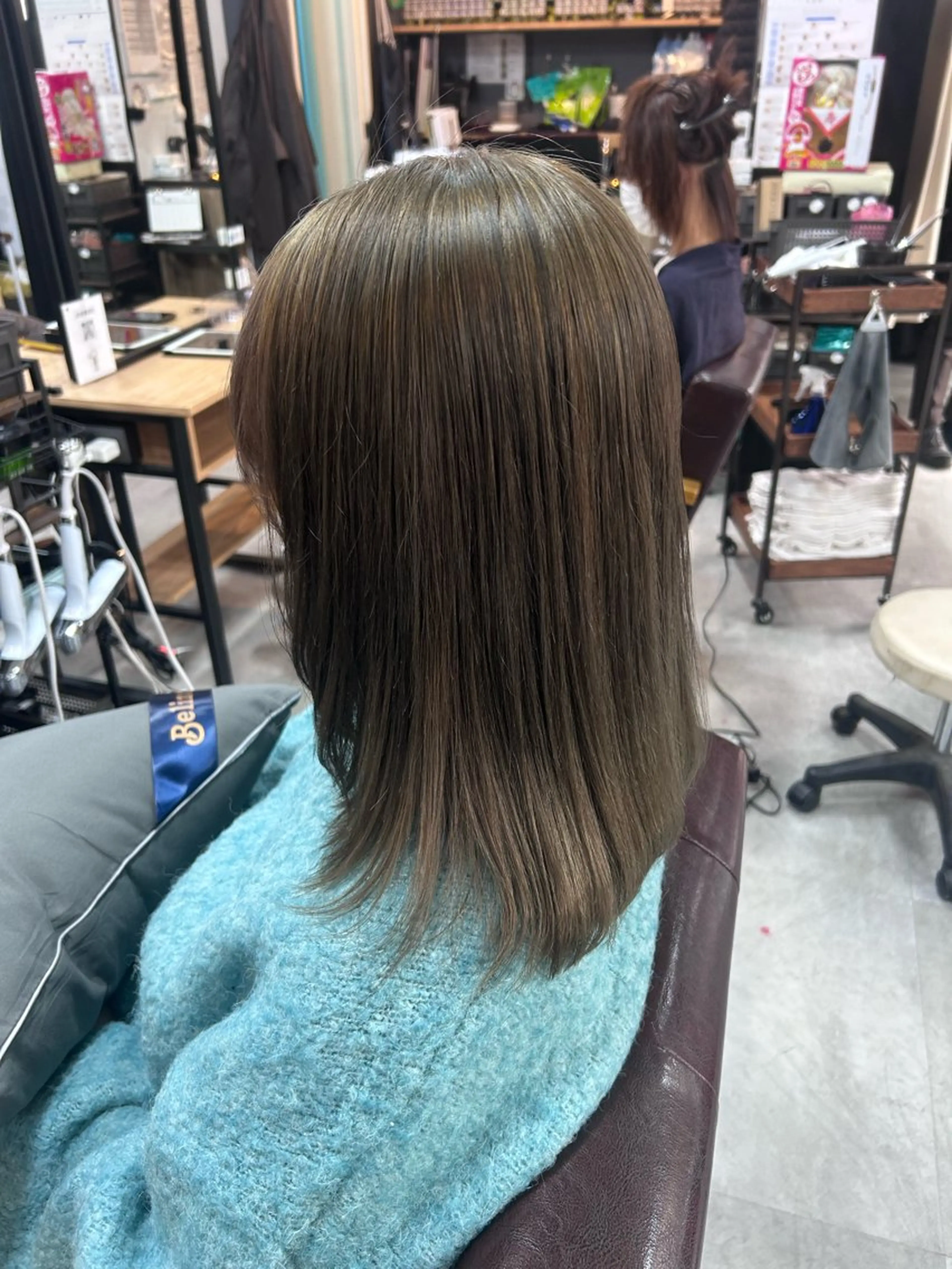 ミディアム カラー ハイトーン×艶カラー 🤍MIZUKIのヘアスタイル