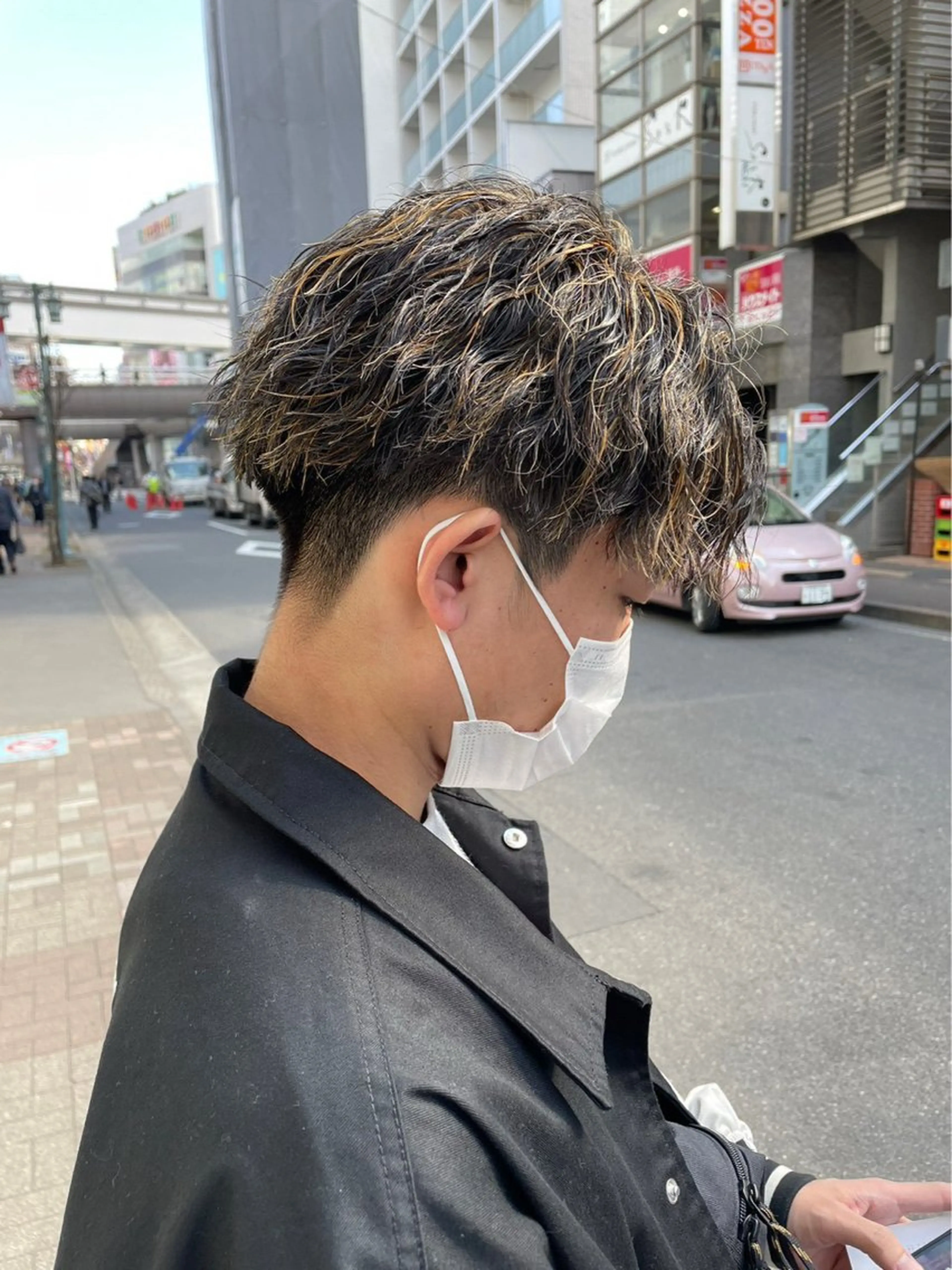 パーマ メンズ メンズハイライト メンズパーマ カット パーマ トリートメント ヘアセット 髪質改善　ネイル コトミ🐸のヘアスタイル
