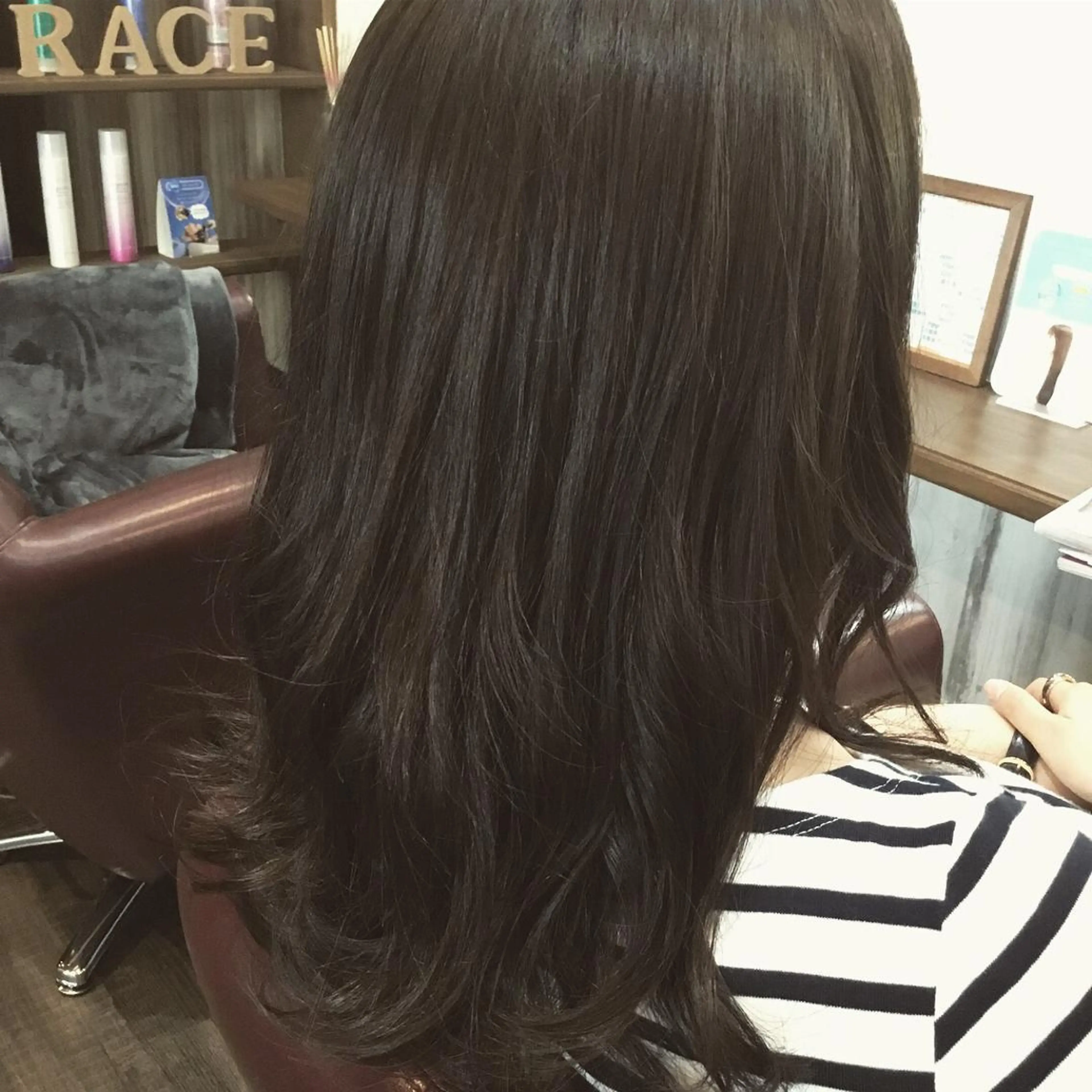 セミロング カラー パーマ 金崎 新吾のヘアスタイル