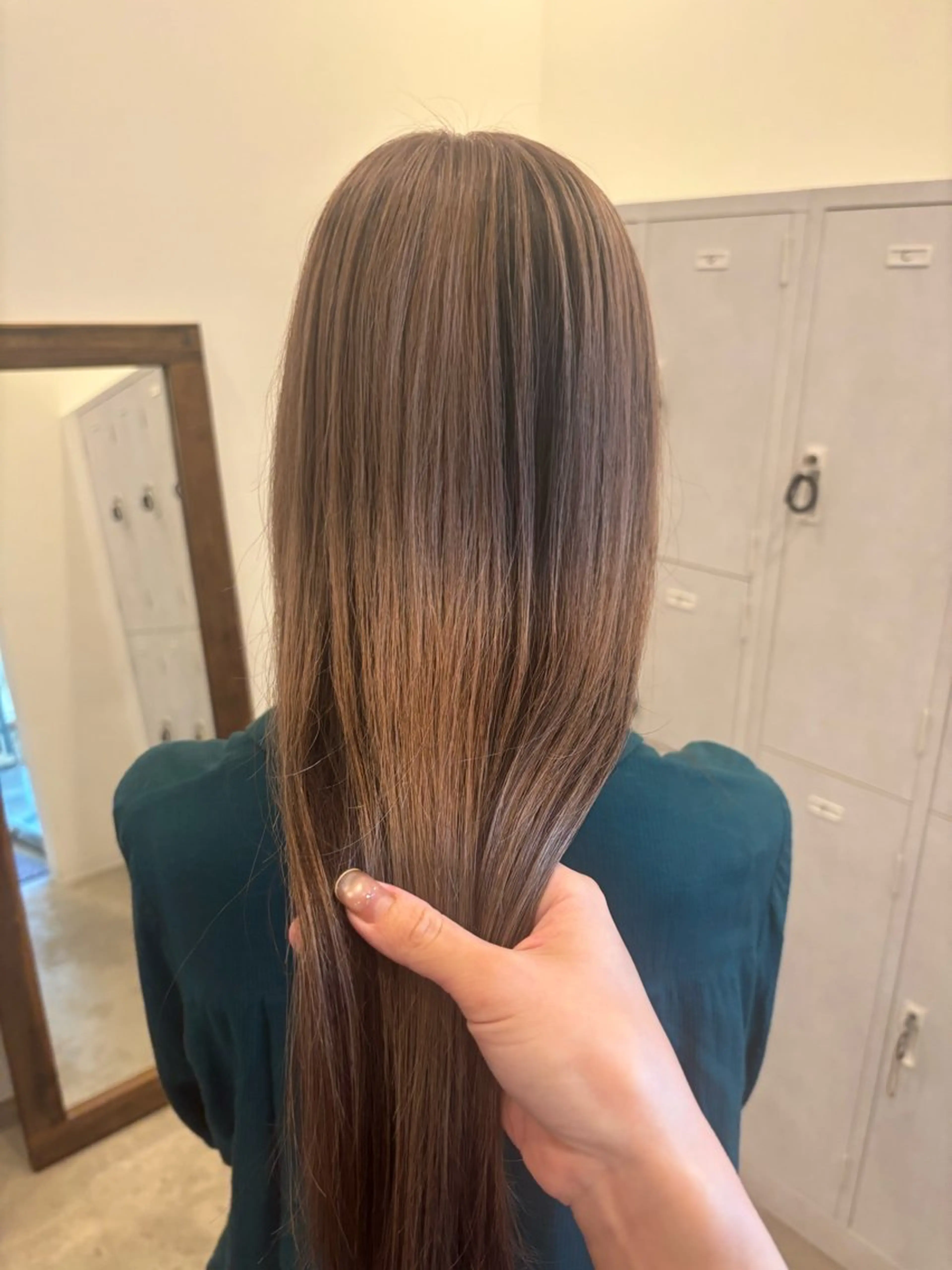 ロング カラー 佐藤 優里のヘアスタイル