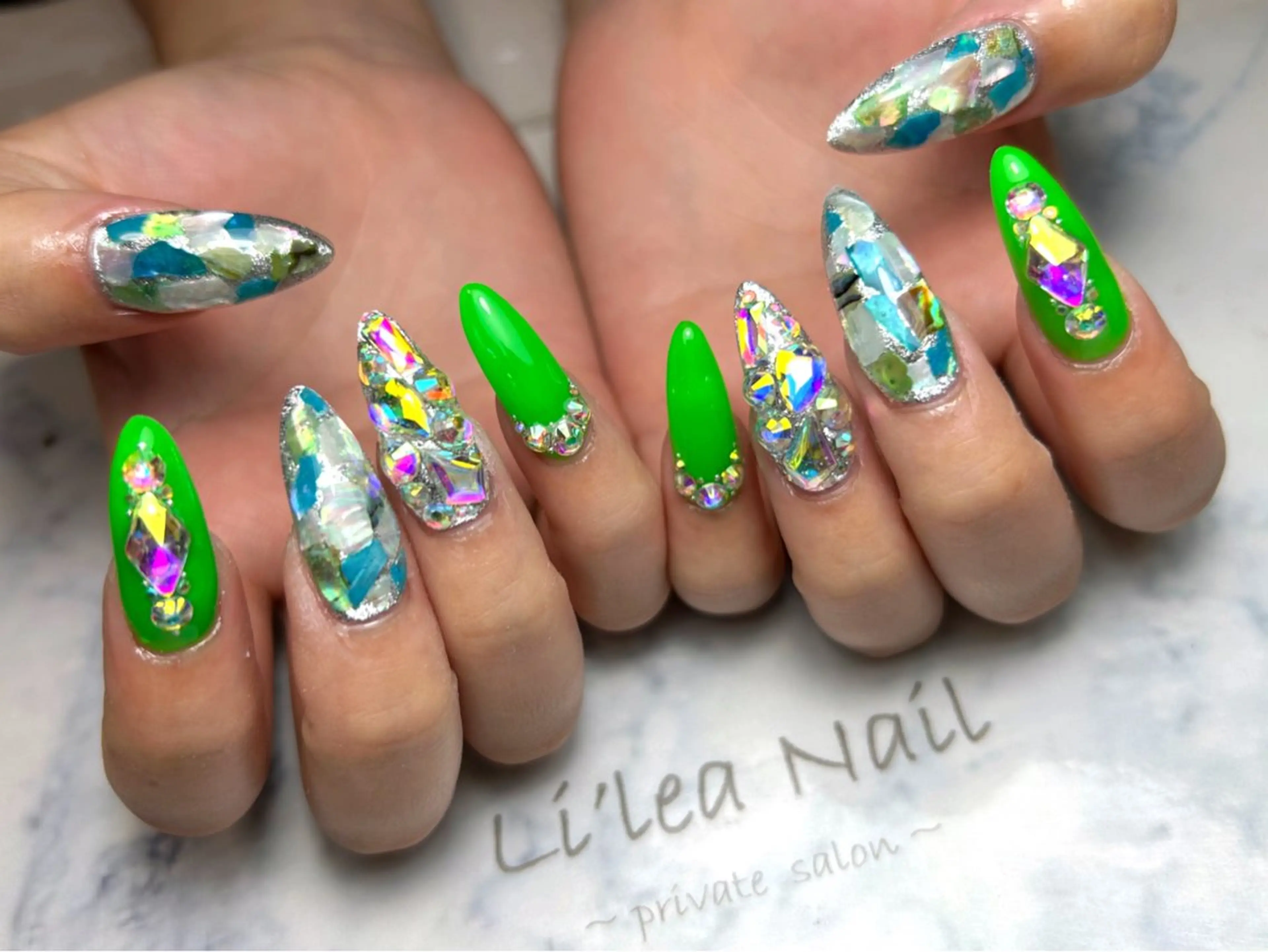 ネイル ハンドネイル Li'leaNail AINAのネイルデザイン