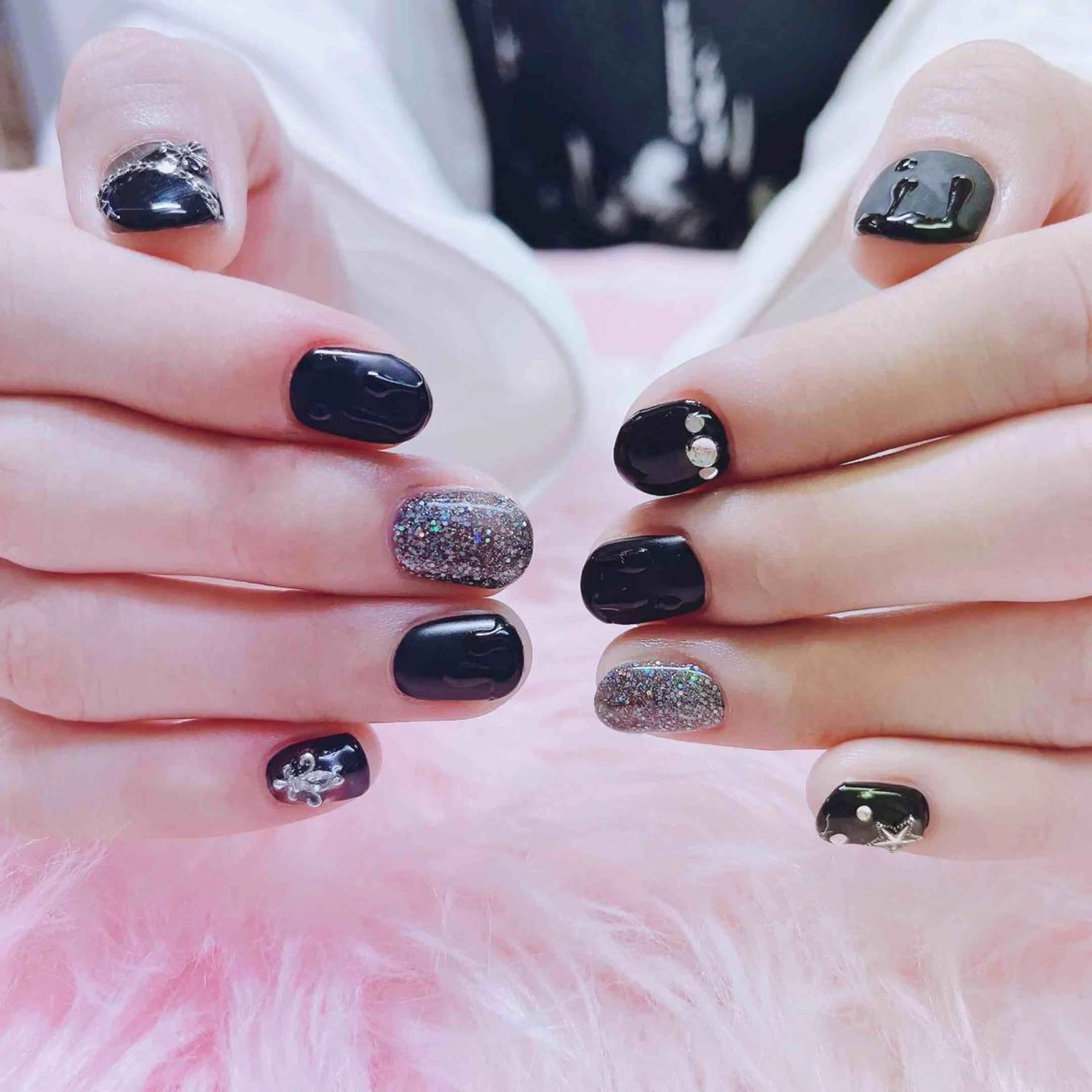 ネイル キラキラネイル ハンドネイル MoonNail ユリ🌸のネイルデザイン
