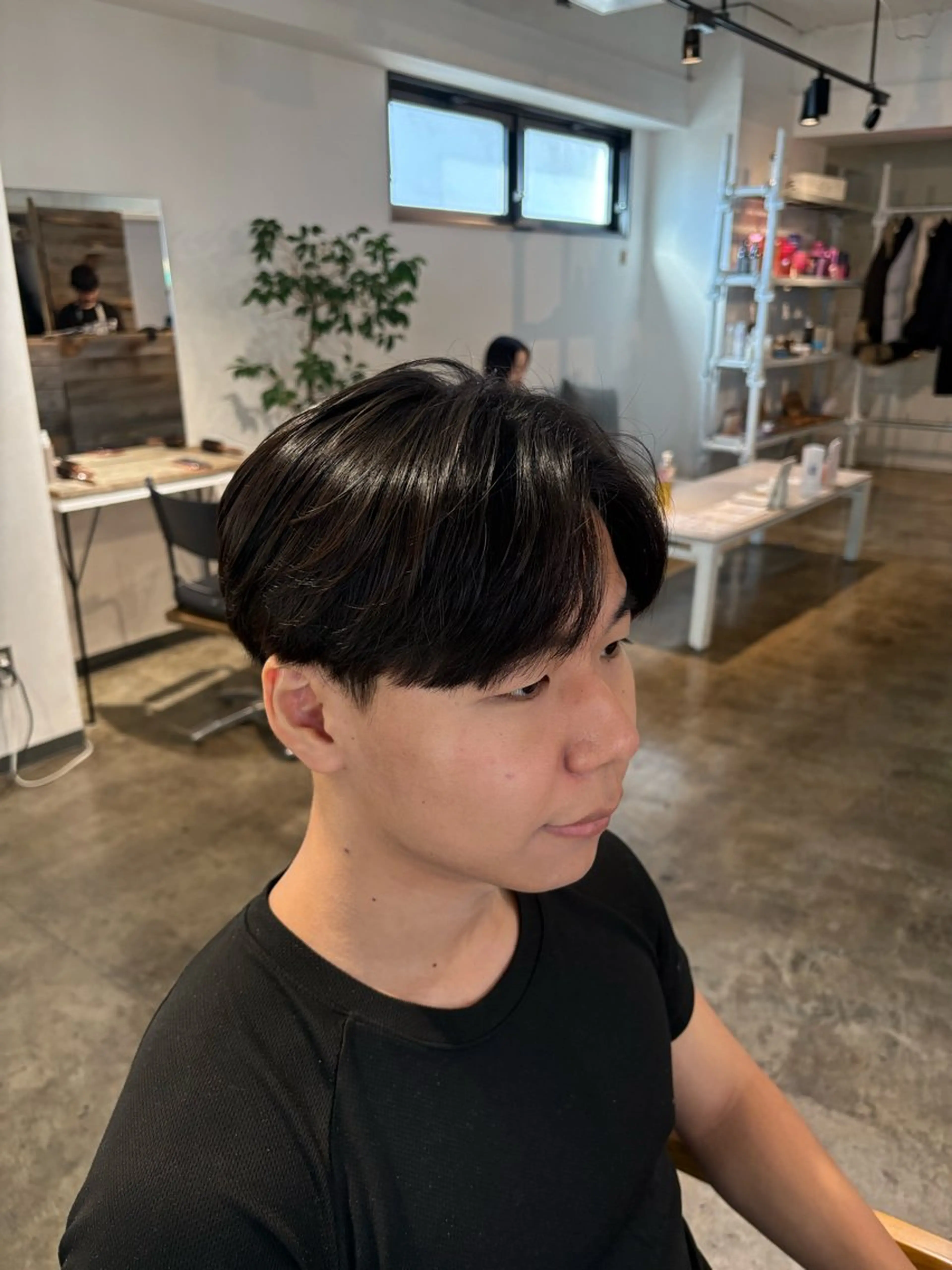 ショート パーマ メンズ センターパート ダウンパーマ フェザーパーマ カルマパーマ メンズ韓国風 名駅/フェザーパーマ 韓国ヘア/森岡のヘアスタイル