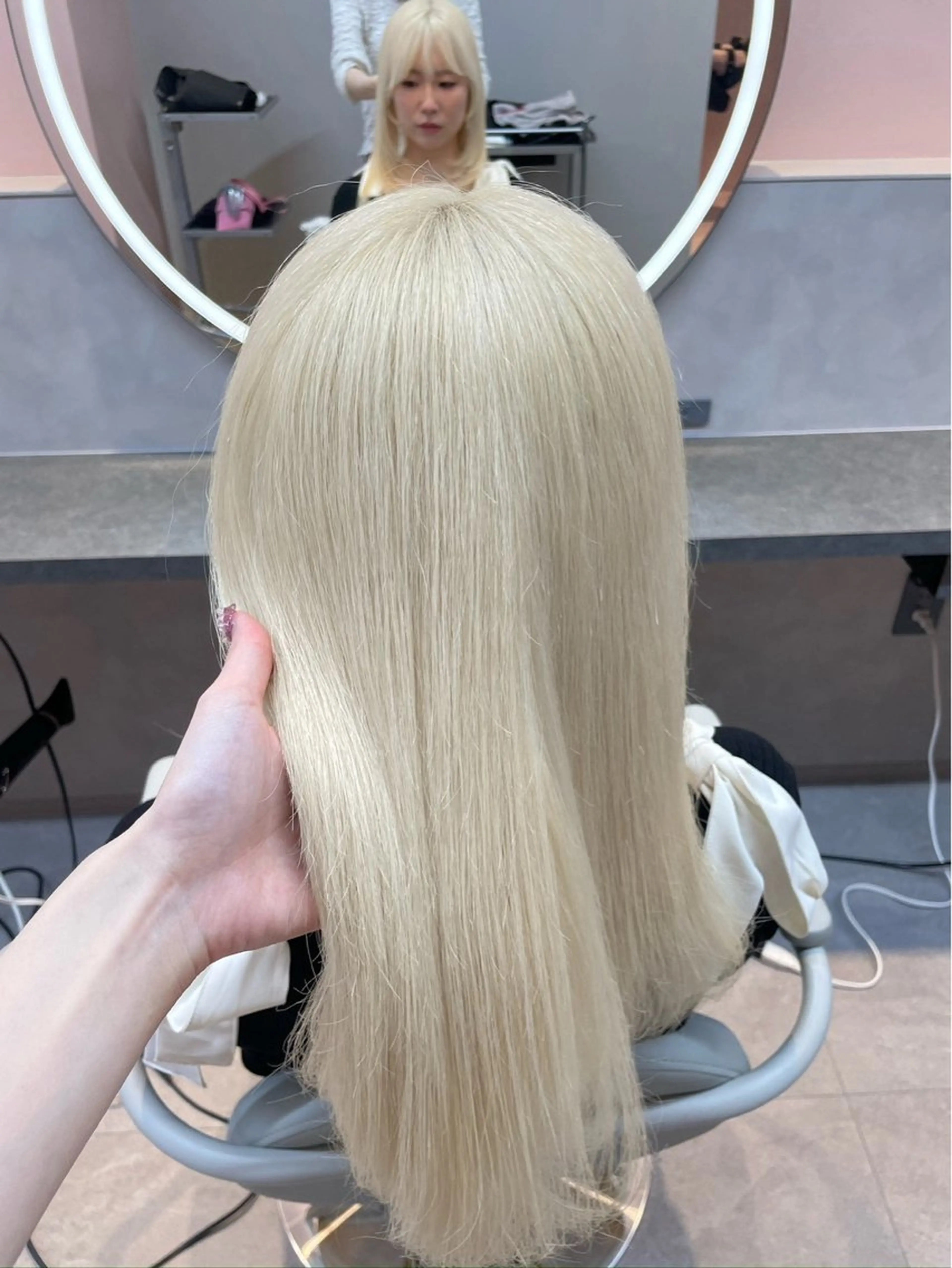 セミロング カラー toyohara momokaのヘアスタイル